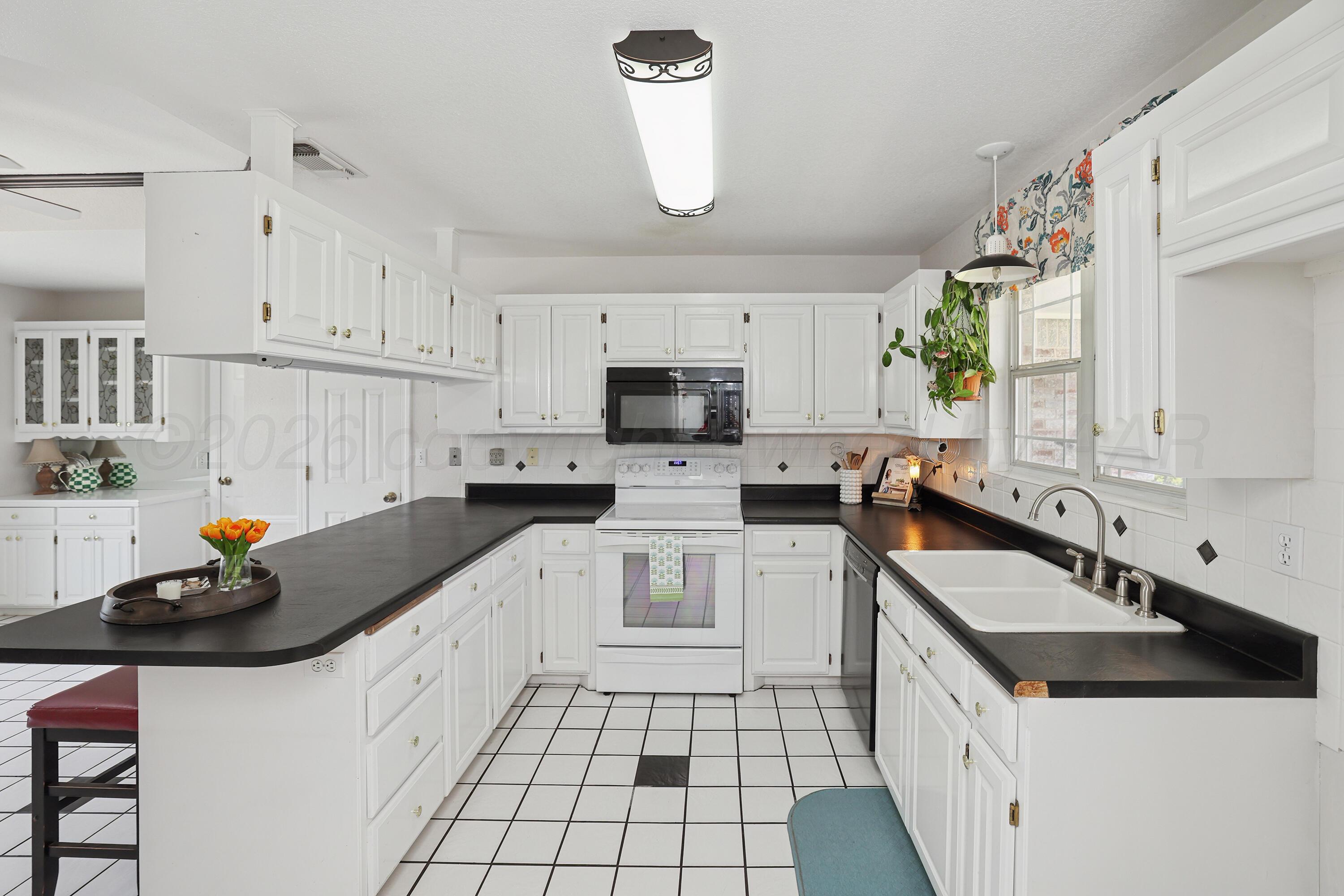 5621 White Fence Road Property Photo 16