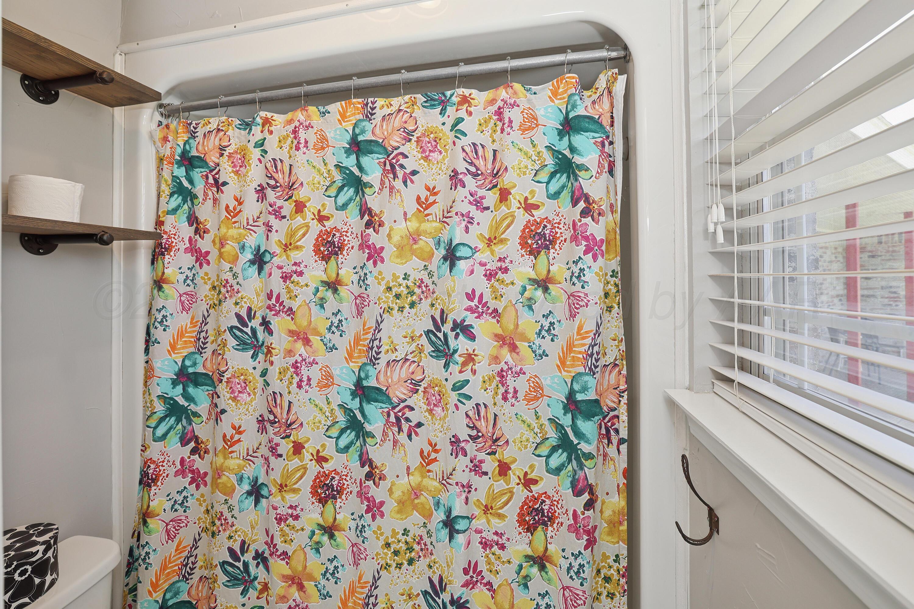 5621 White Fence Road Property Photo 32