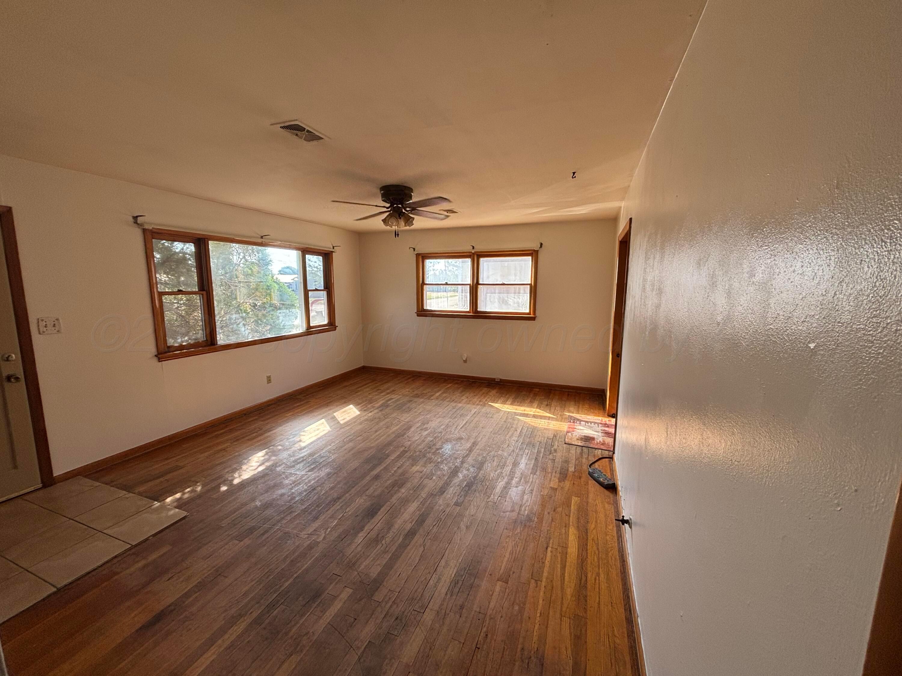 606 S Longwood Avenue Property Photo 2