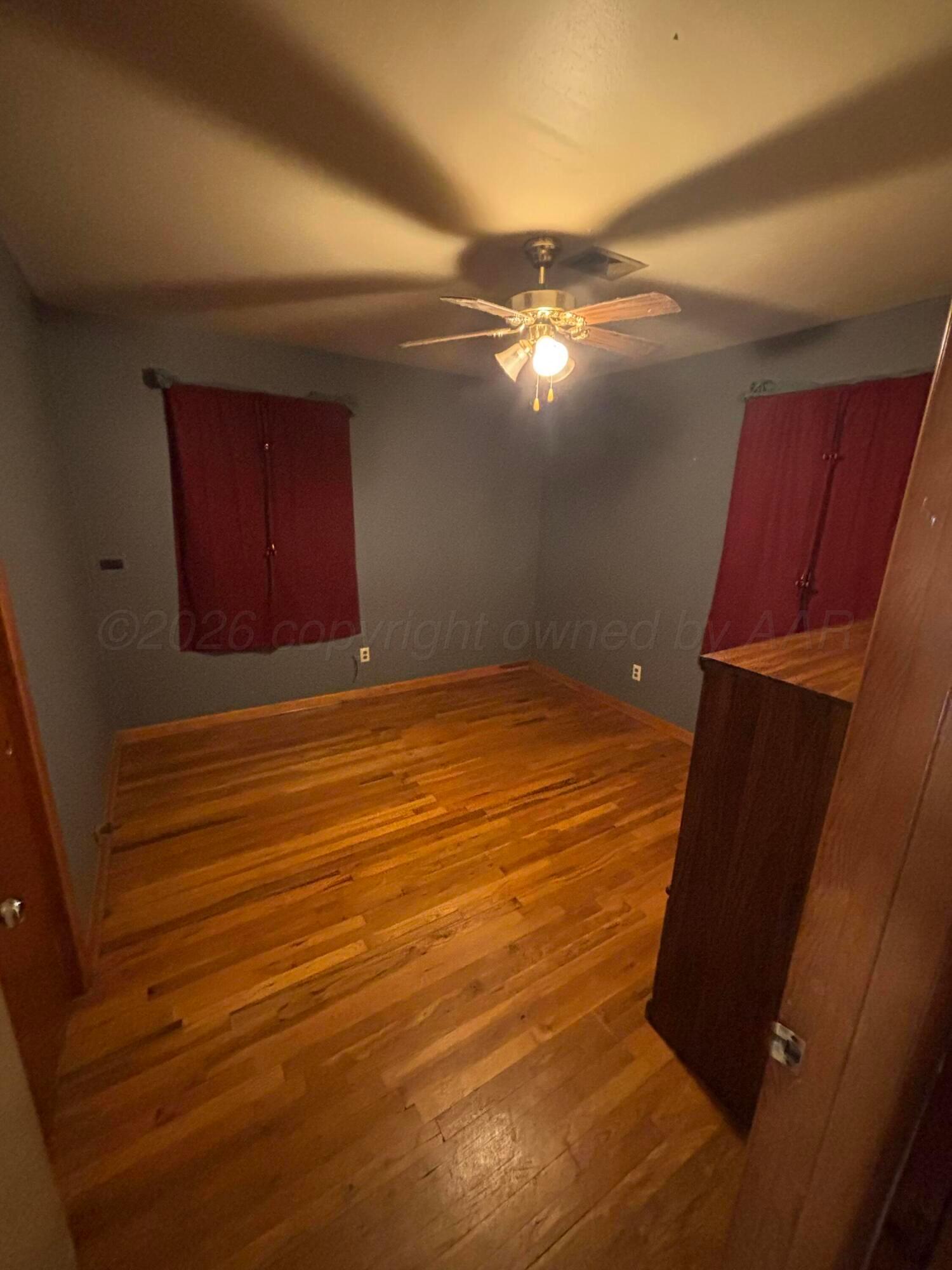 606 S Longwood Avenue Property Photo 17