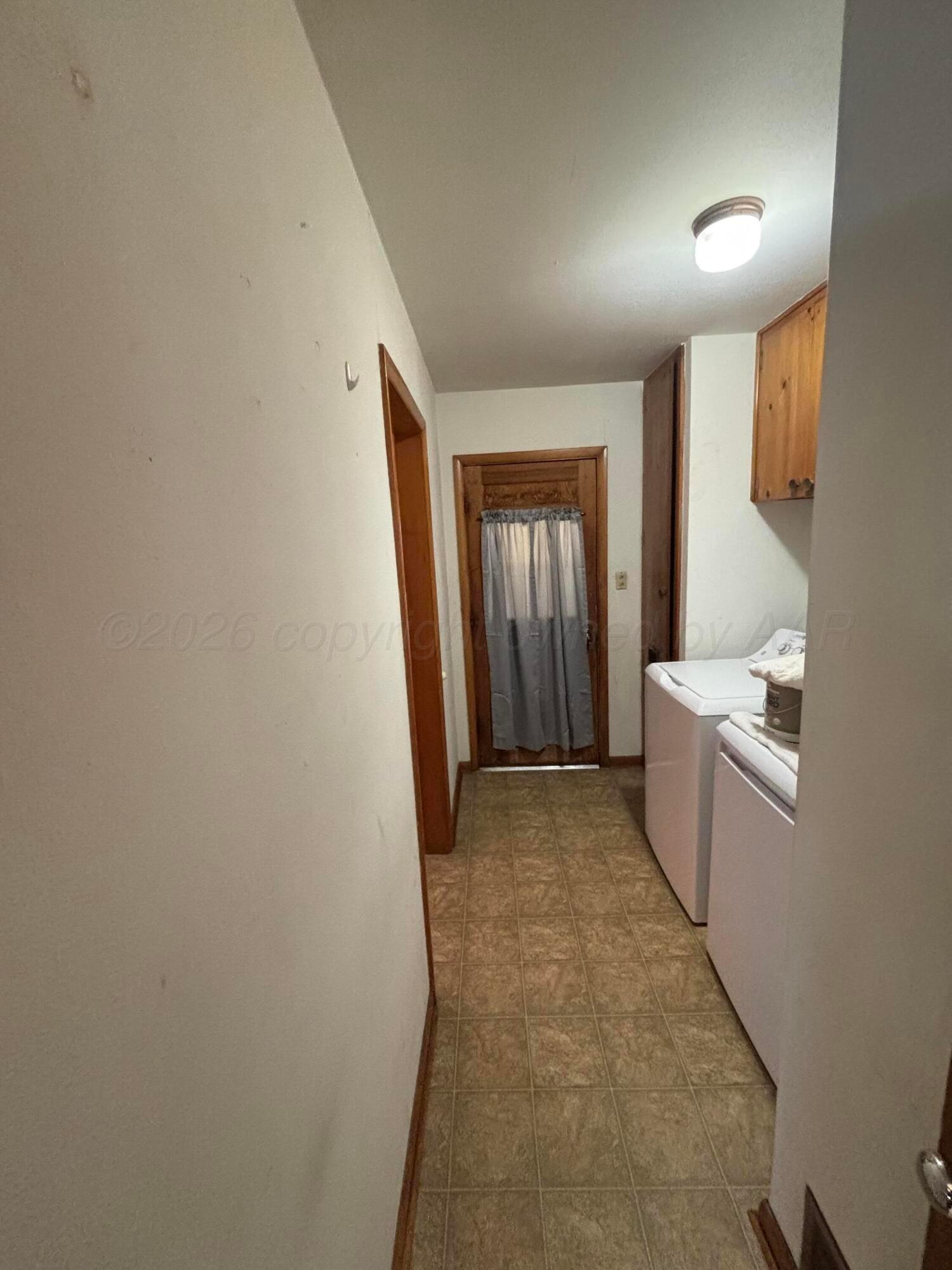 606 S Longwood Avenue Property Photo 18