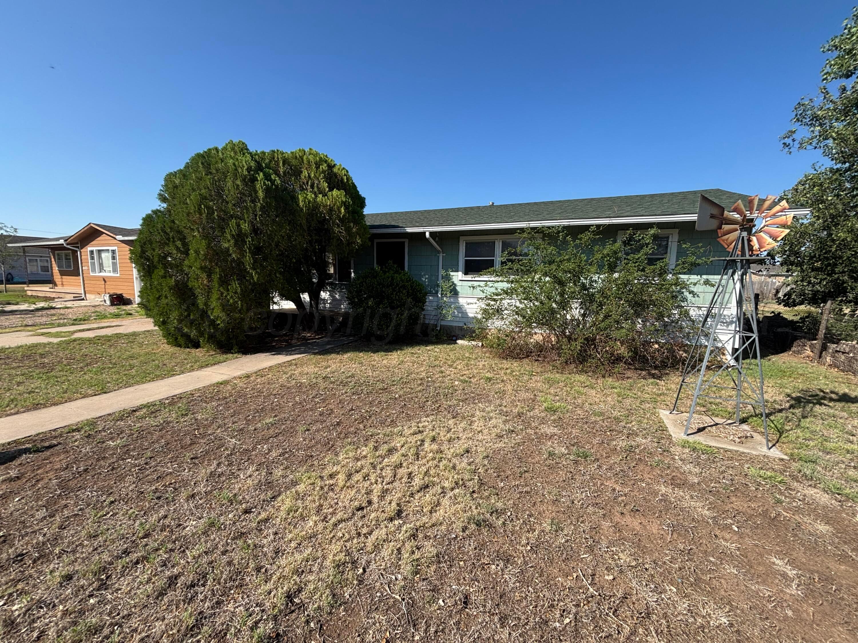 606 S Longwood Avenue Property Photo 27