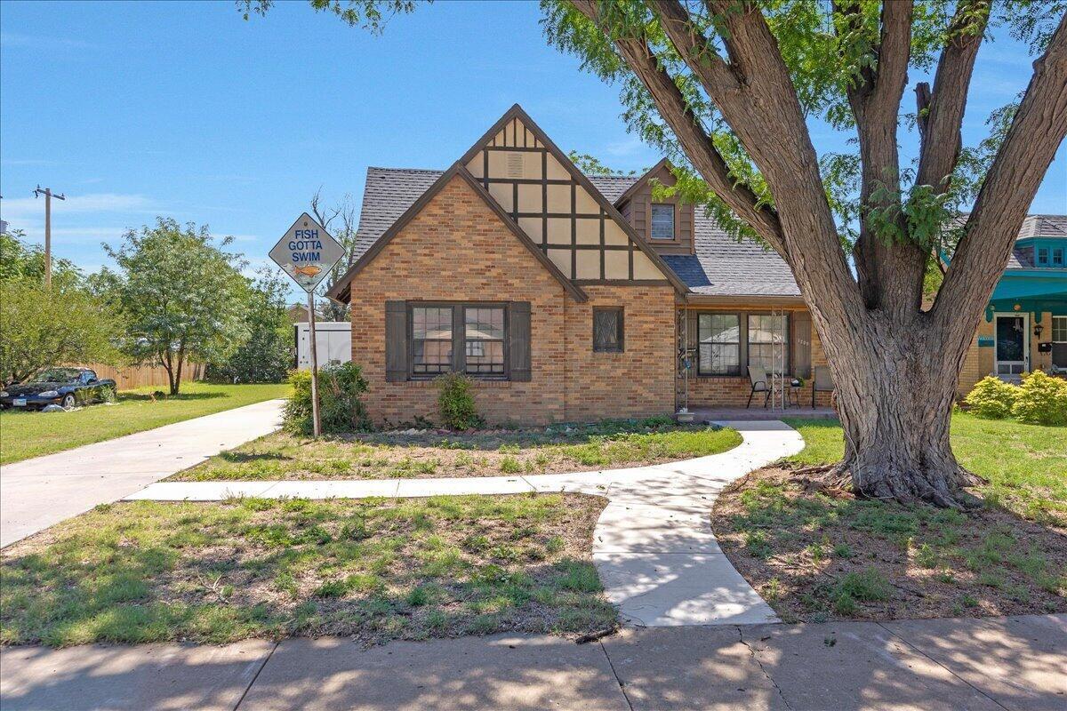 1209 S Bowie Street Property Photo 2