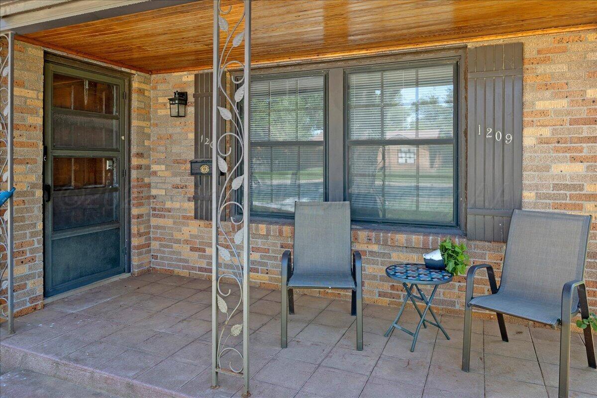 1209 S Bowie Street Property Photo 3