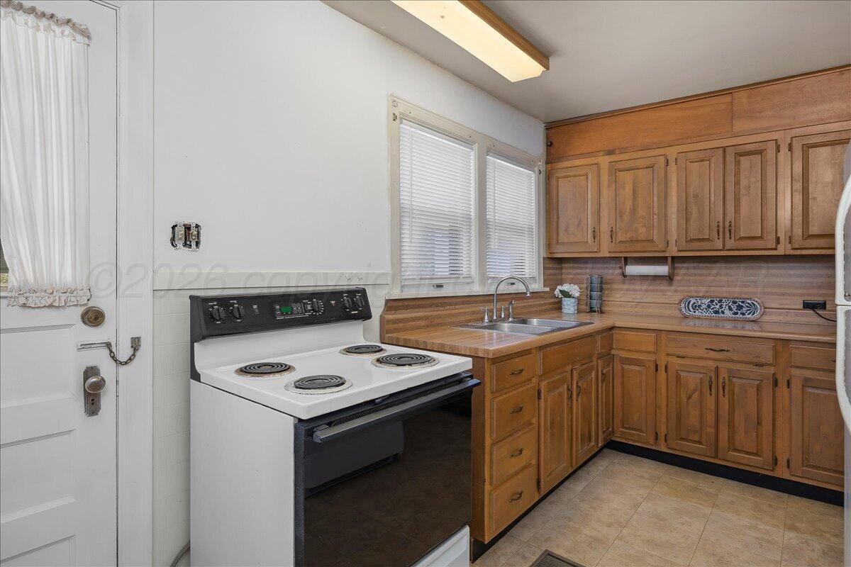 1209 S Bowie Street Property Photo 11