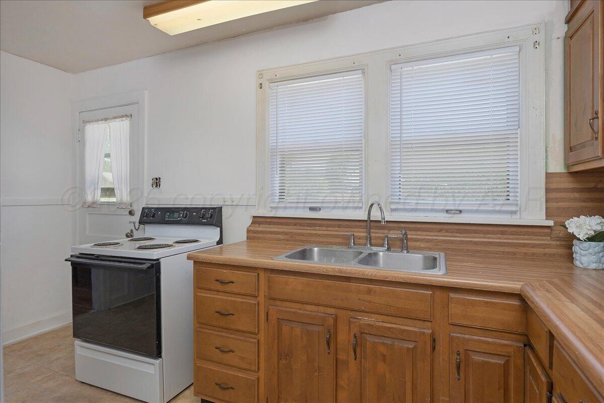 1209 S Bowie Street Property Photo 13