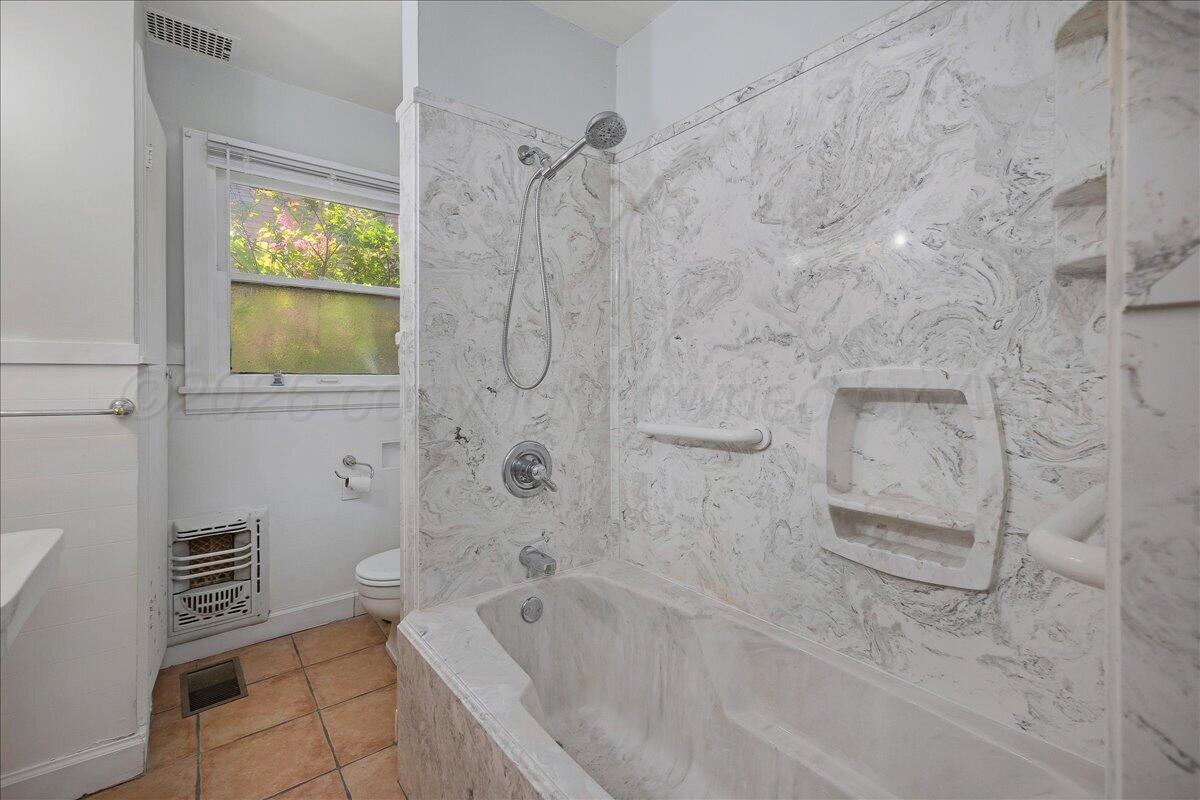 1209 S Bowie Street Property Photo 18