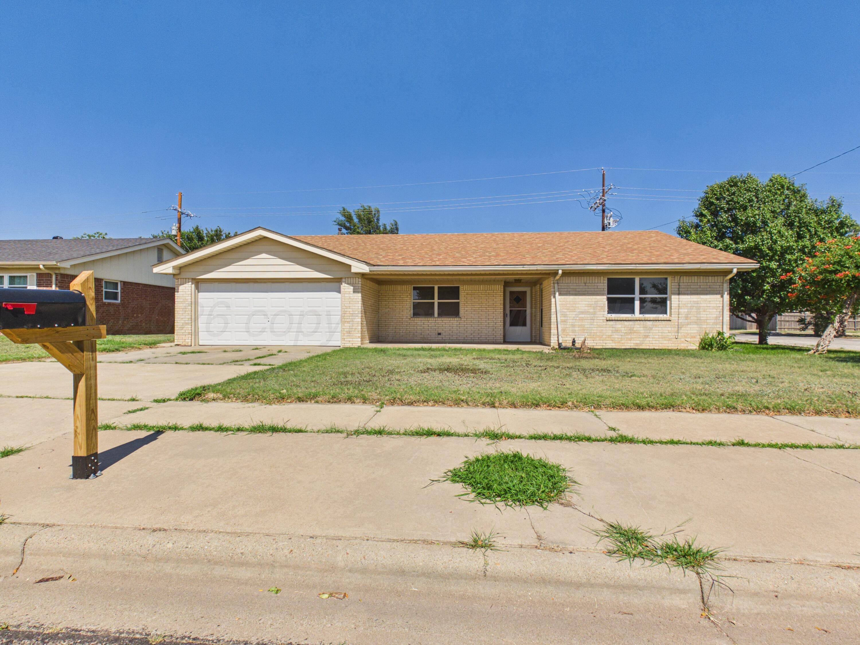 1800 Lynn Street Property Photo 3