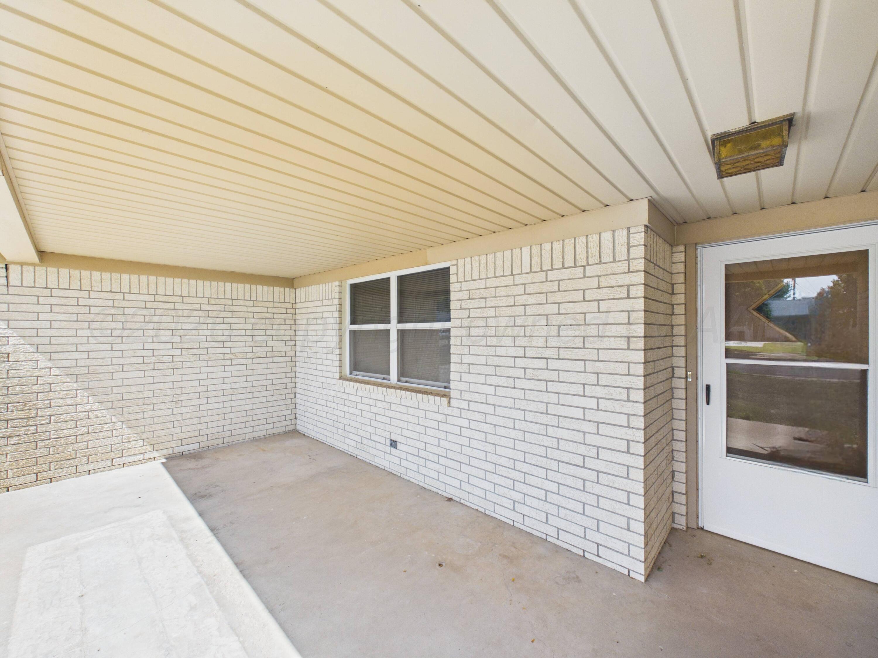1800 Lynn Street Property Photo 6