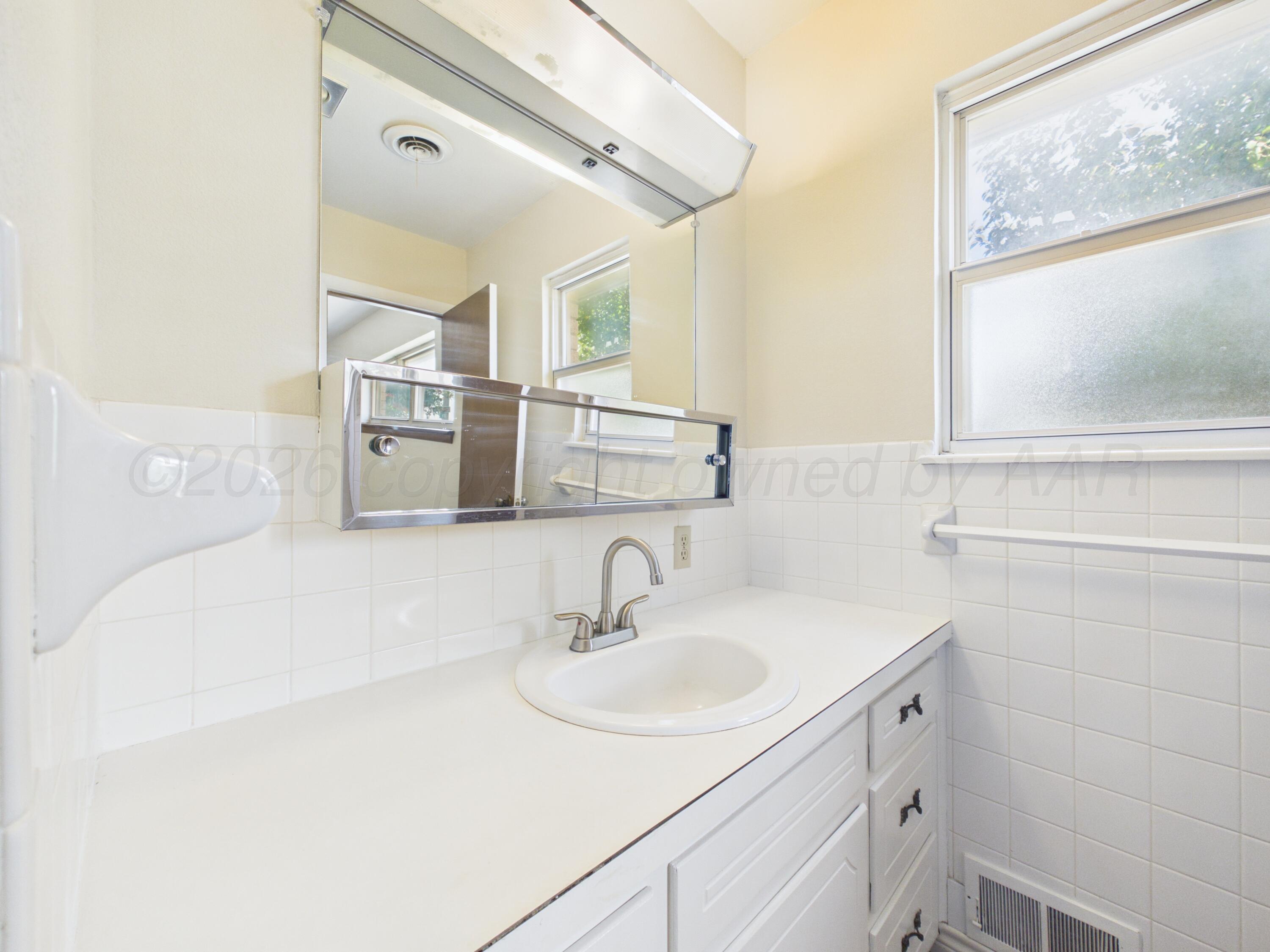 1800 Lynn Street Property Photo 32