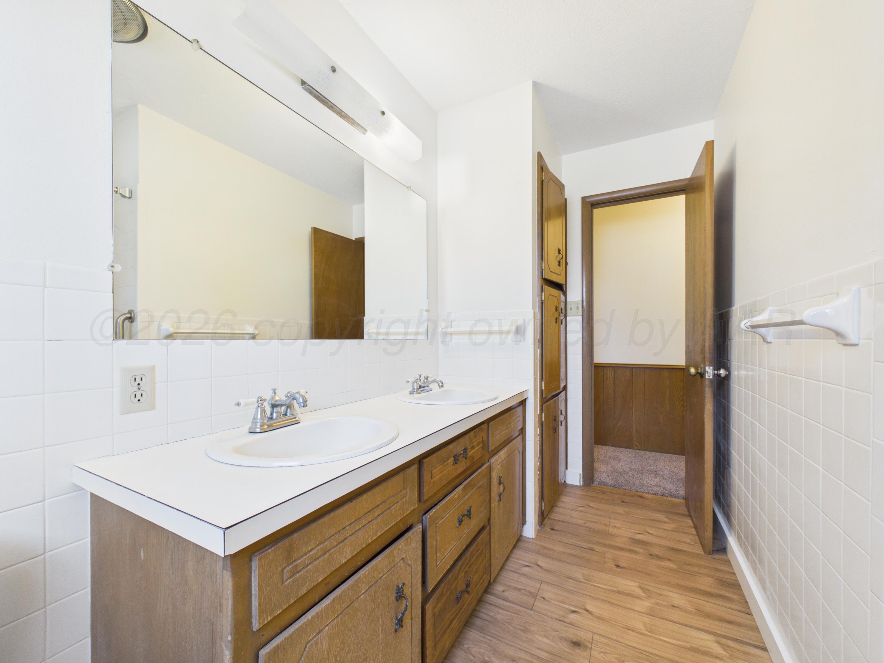 1800 Lynn Street Property Photo 35