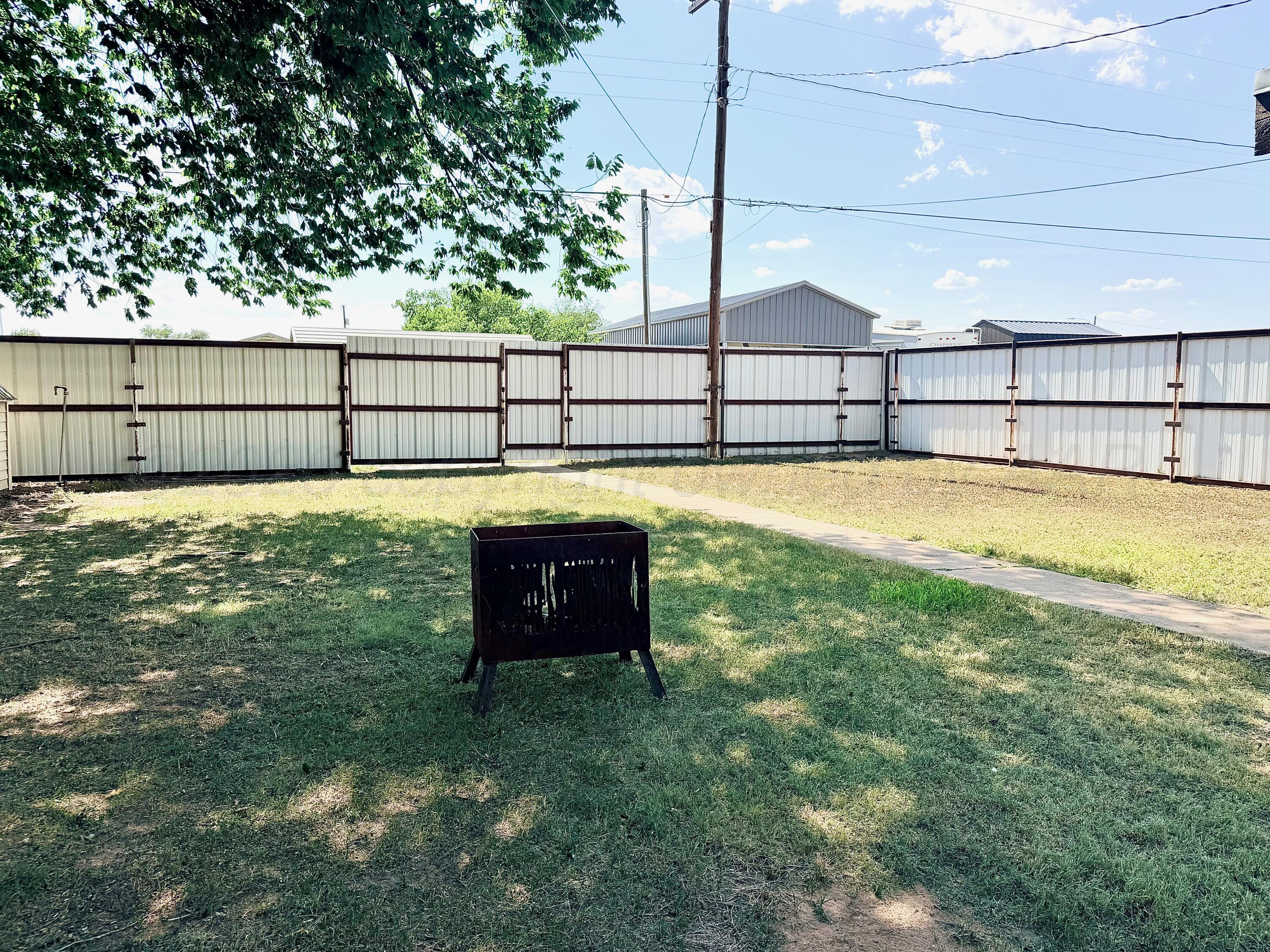 412 Brown Street Property Photo 23