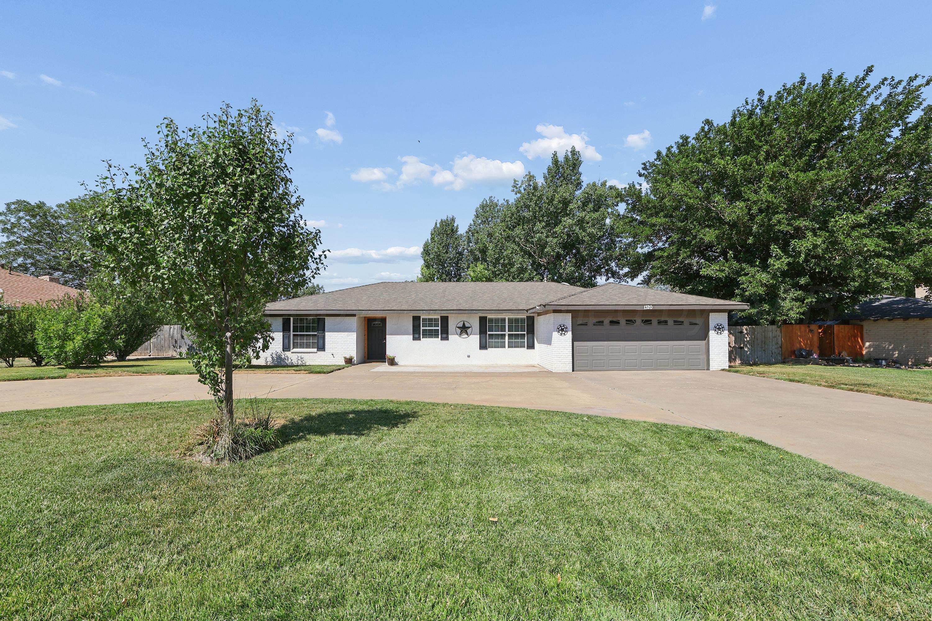 1320 Kiowa Trail Property Photo 1