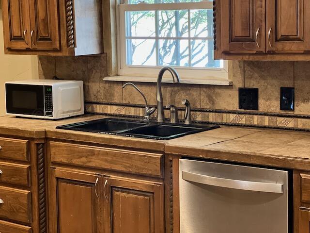 110 Sperry Drive Property Photo 10
