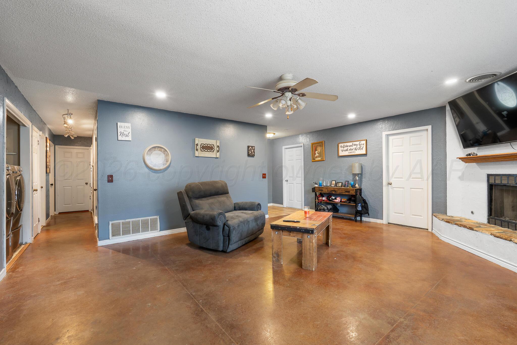 7817 Sombrero Drive Property Photo 4