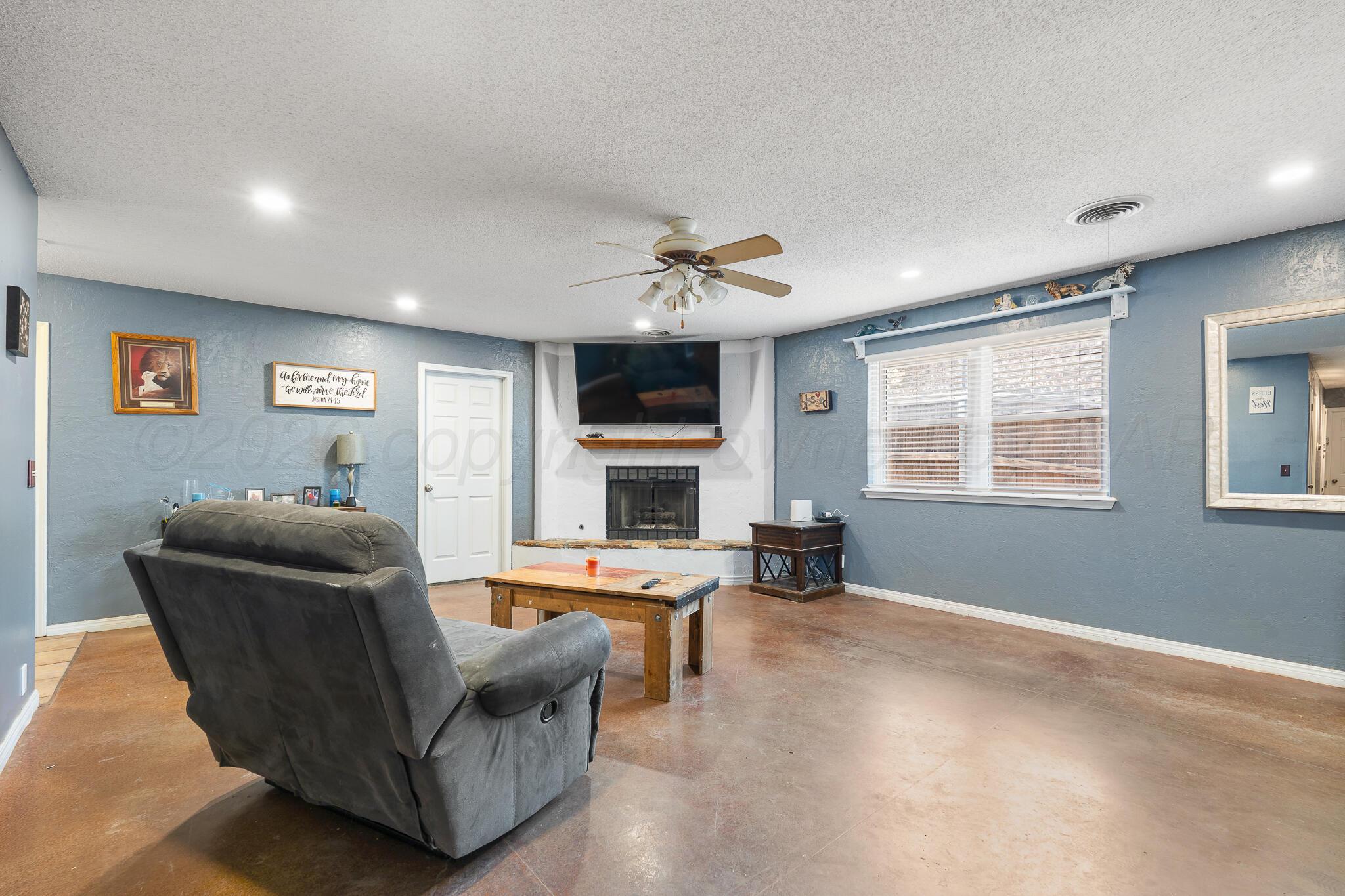7817 Sombrero Drive Property Photo 5
