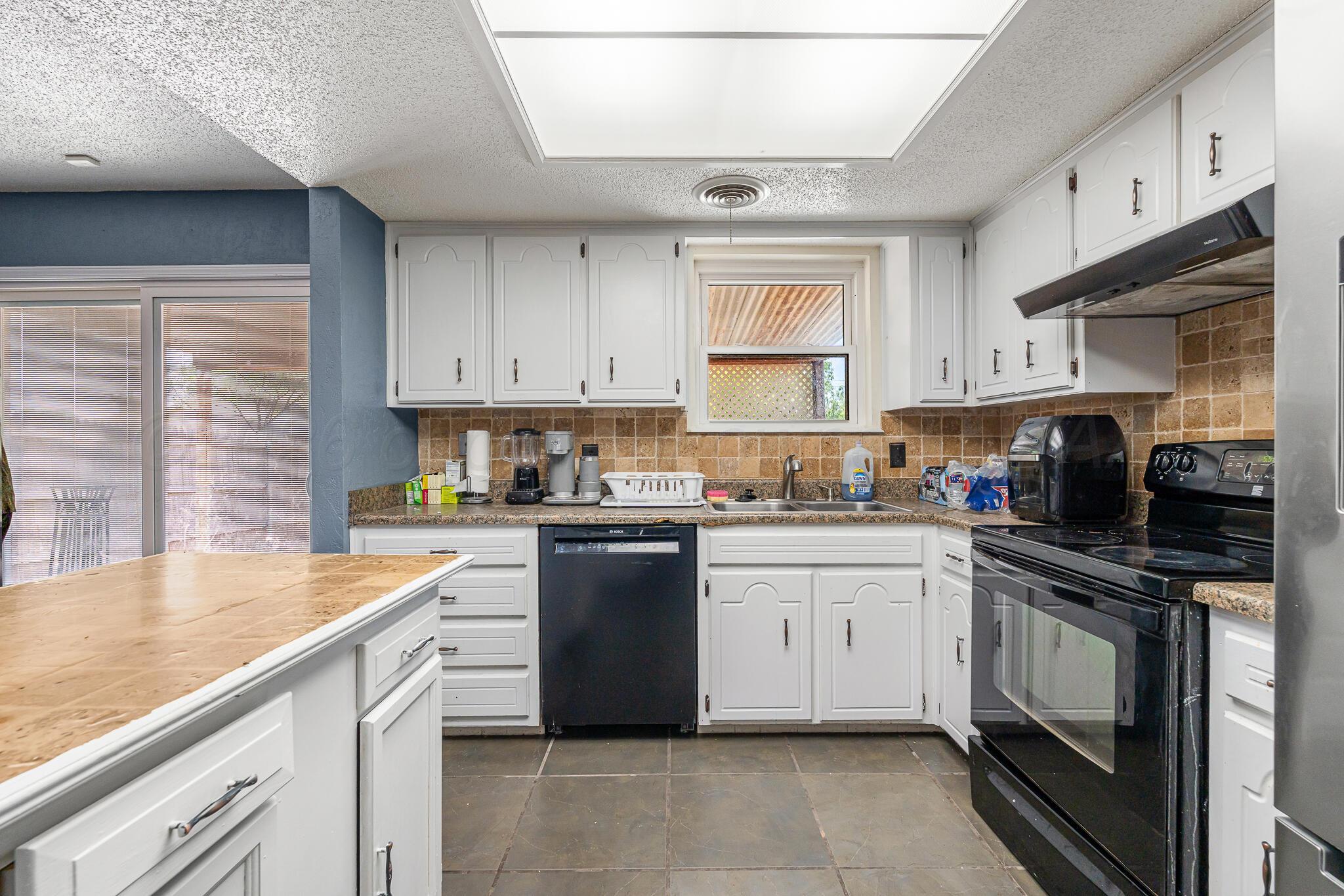 7817 Sombrero Drive Property Photo 6