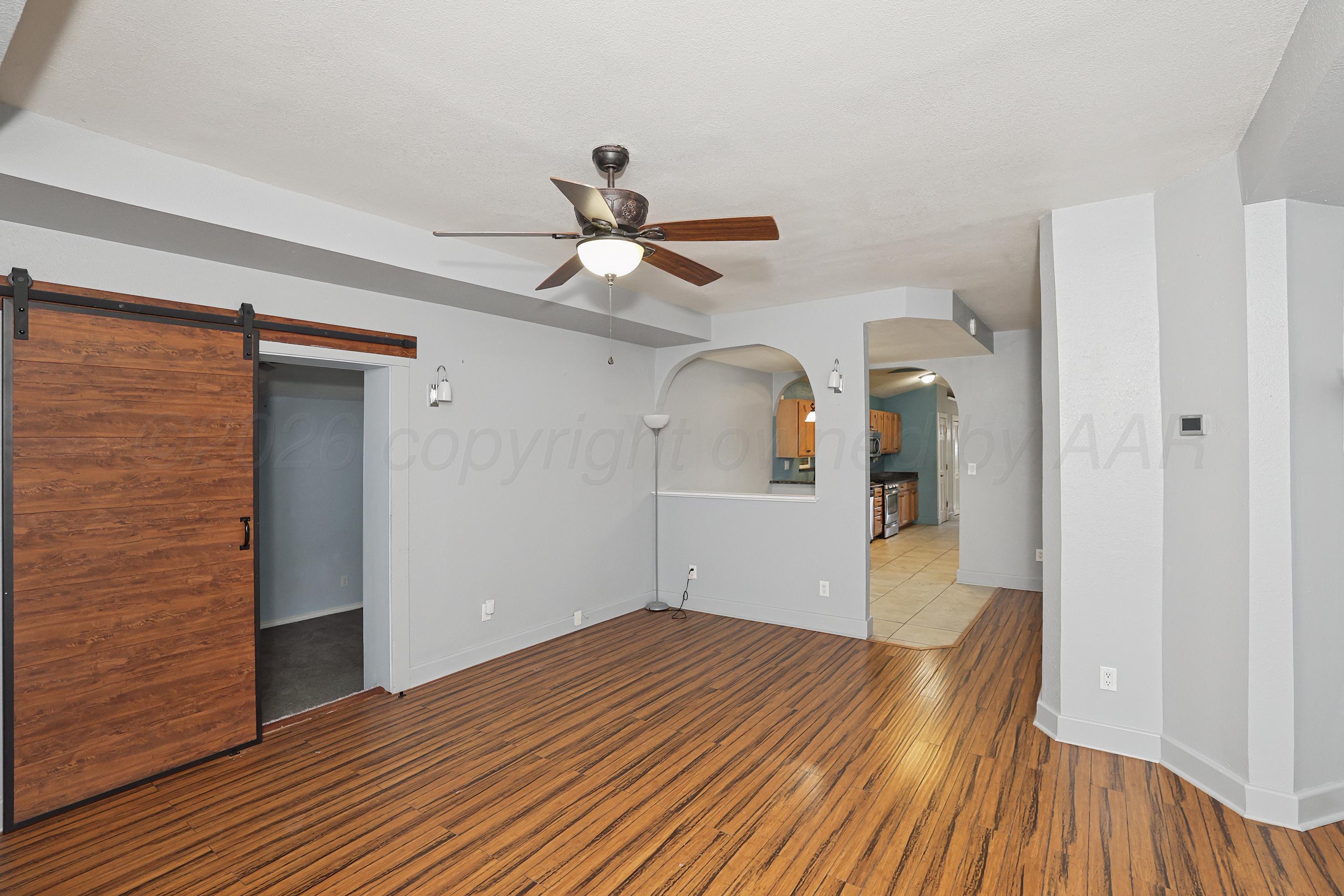 915 Rock Island Avenue Property Photo 4