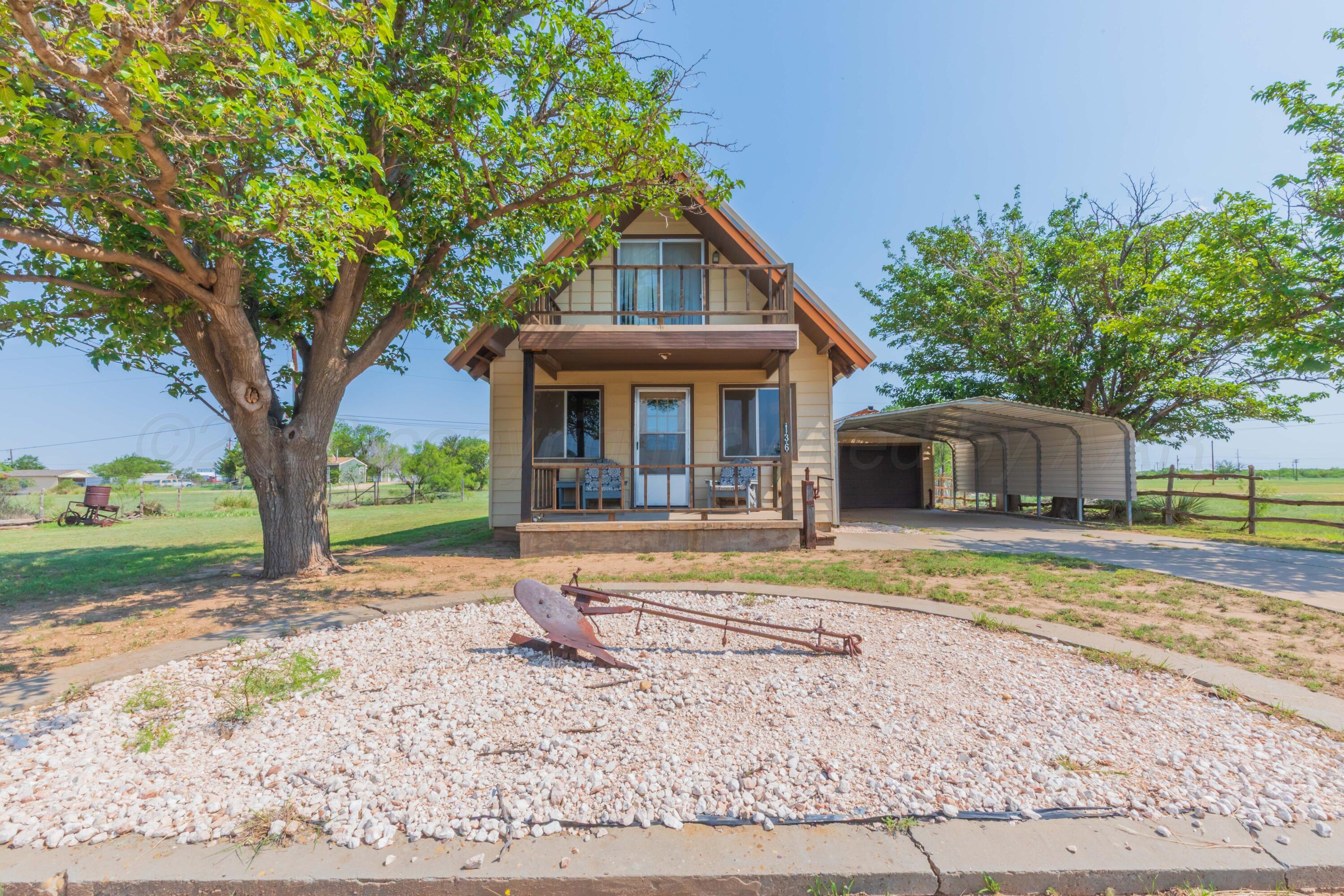 136 Dana Drive Property Photo 1