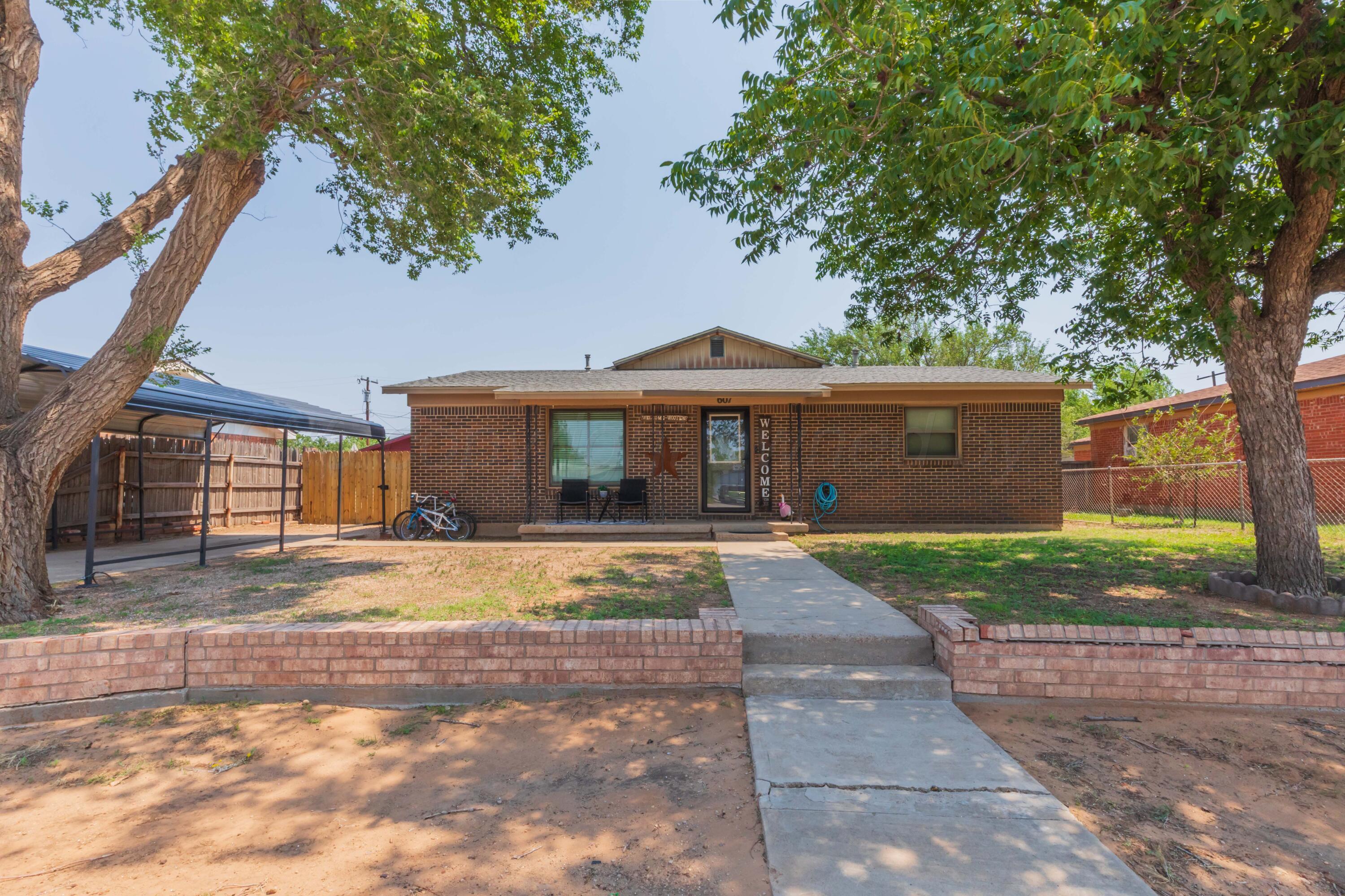 607 S Cornell Avenue Property Photo 1