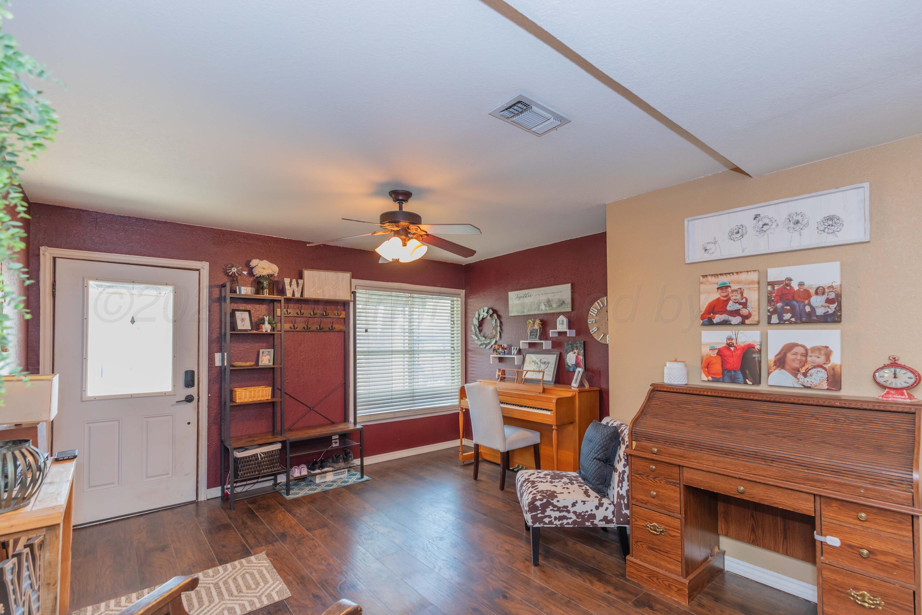 607 S Cornell Avenue Property Photo 4
