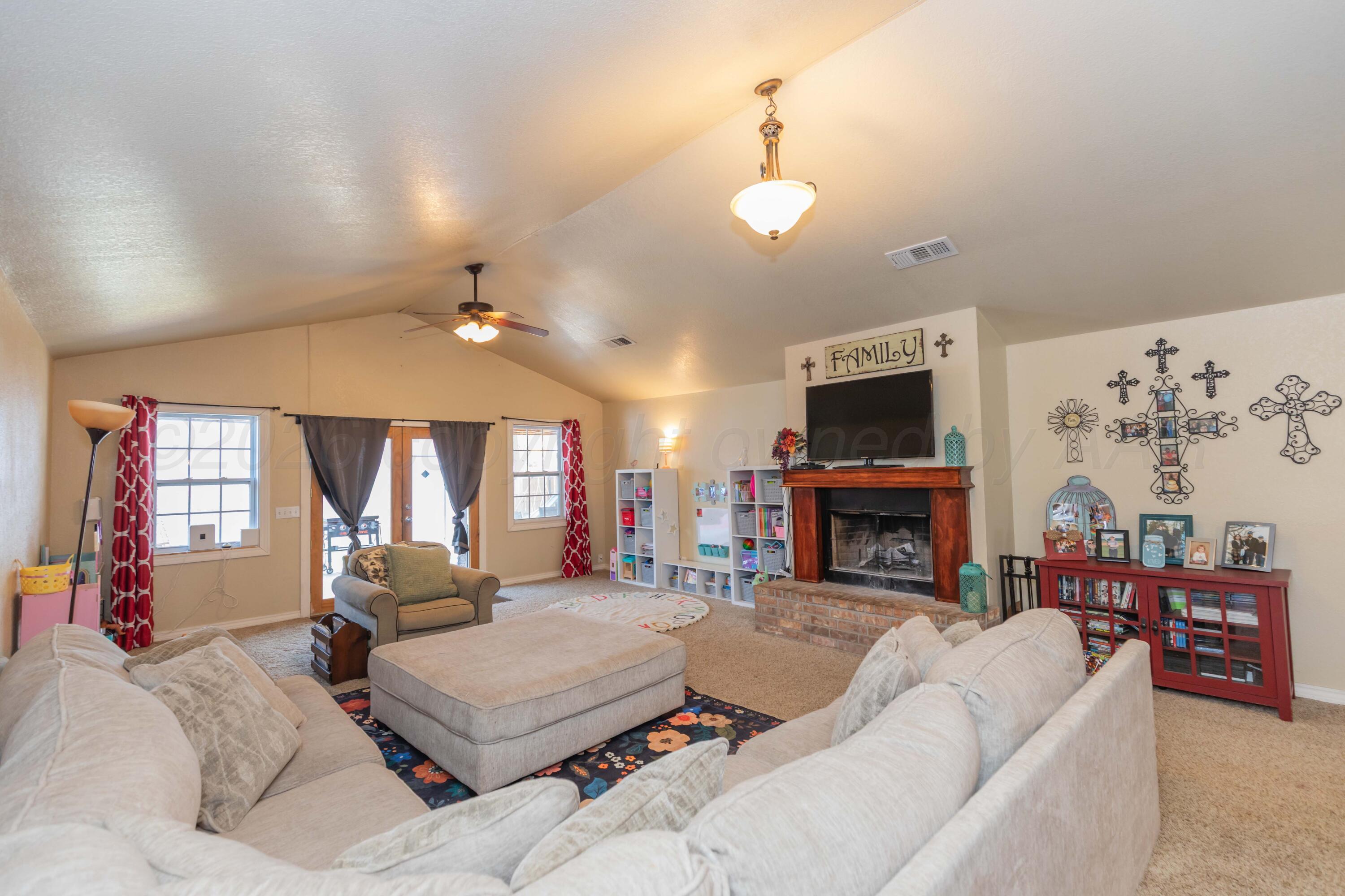 607 S Cornell Avenue Property Photo 7