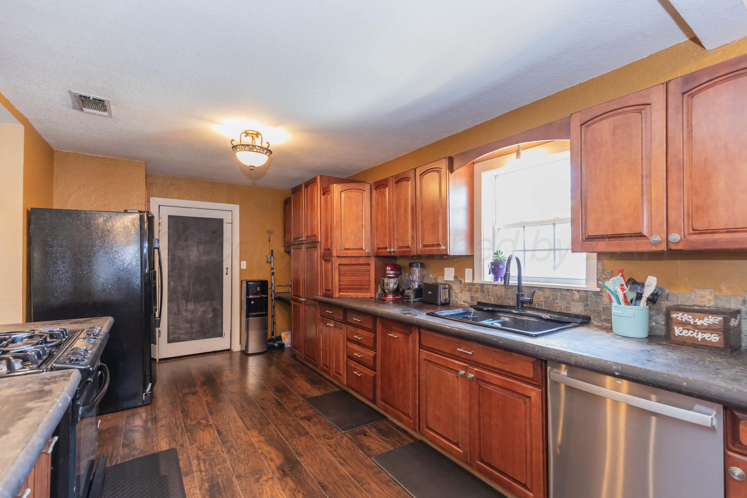 607 S Cornell Avenue Property Photo 10