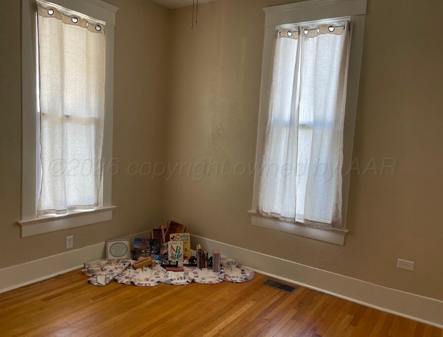 603 E 5th Street Property Photo 11