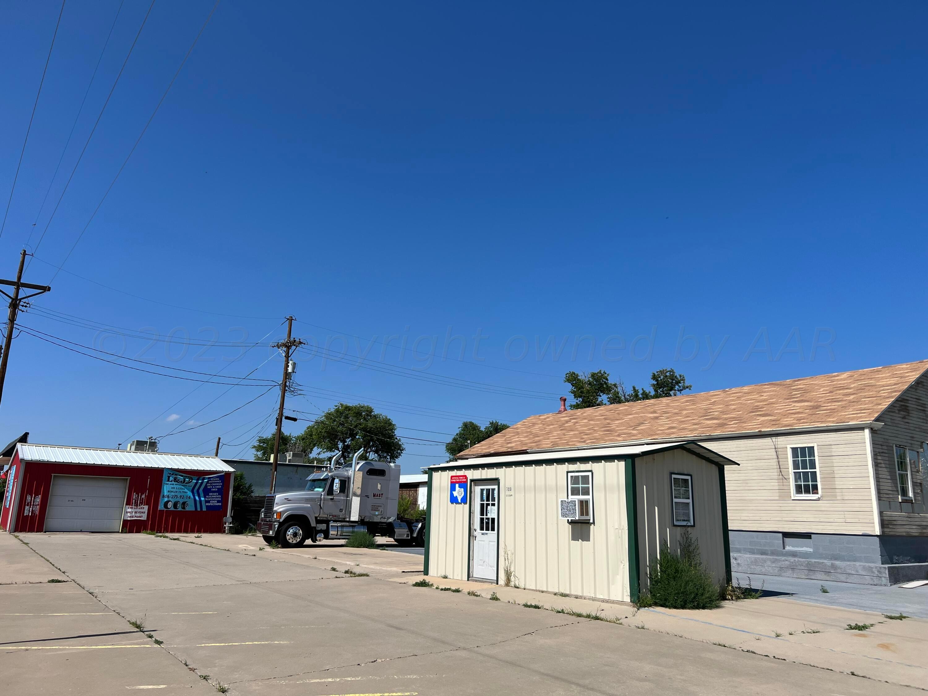 703 S Cedar Street Property Photo 1