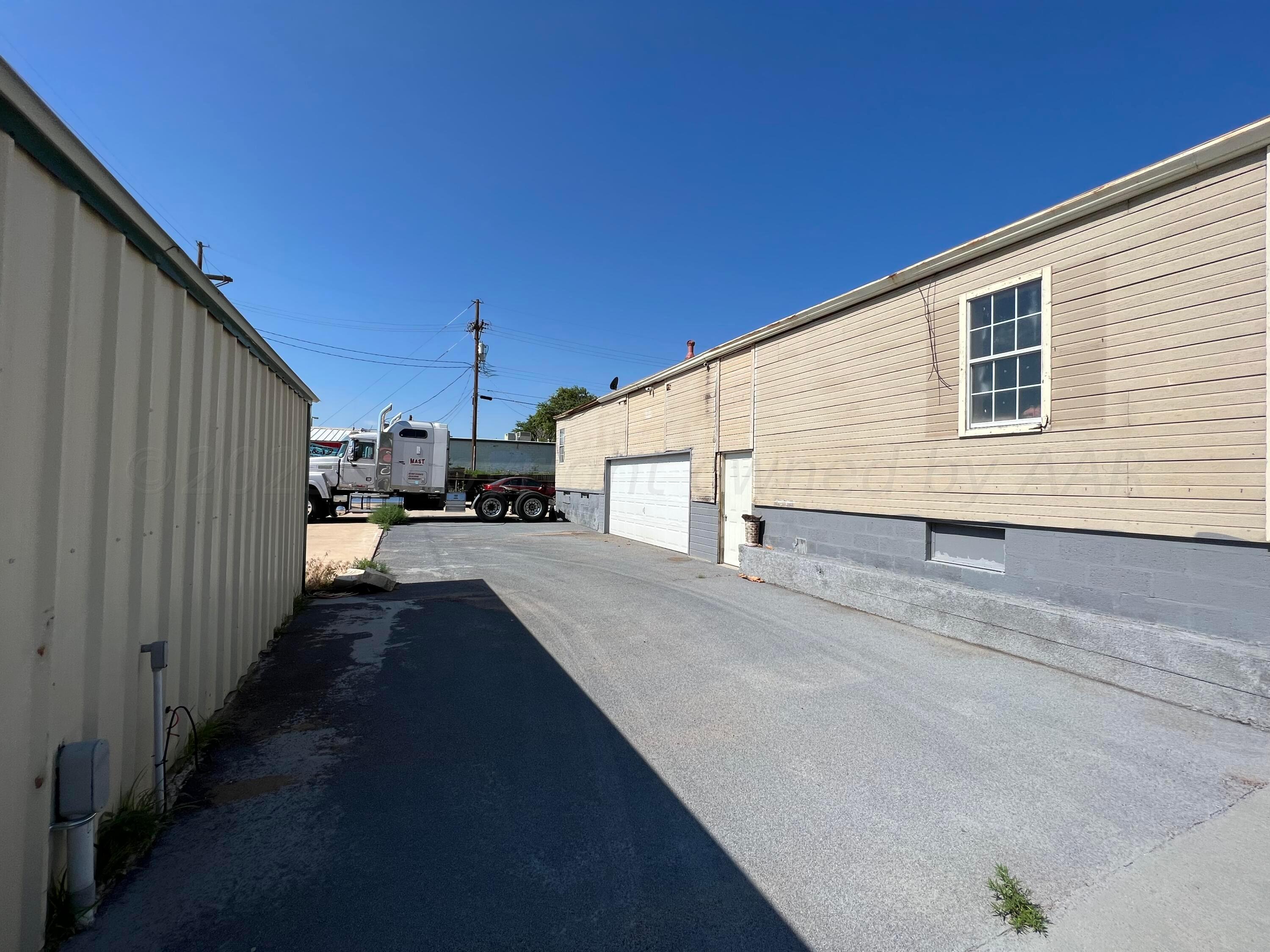 816 Monroe Street Property Photo 4