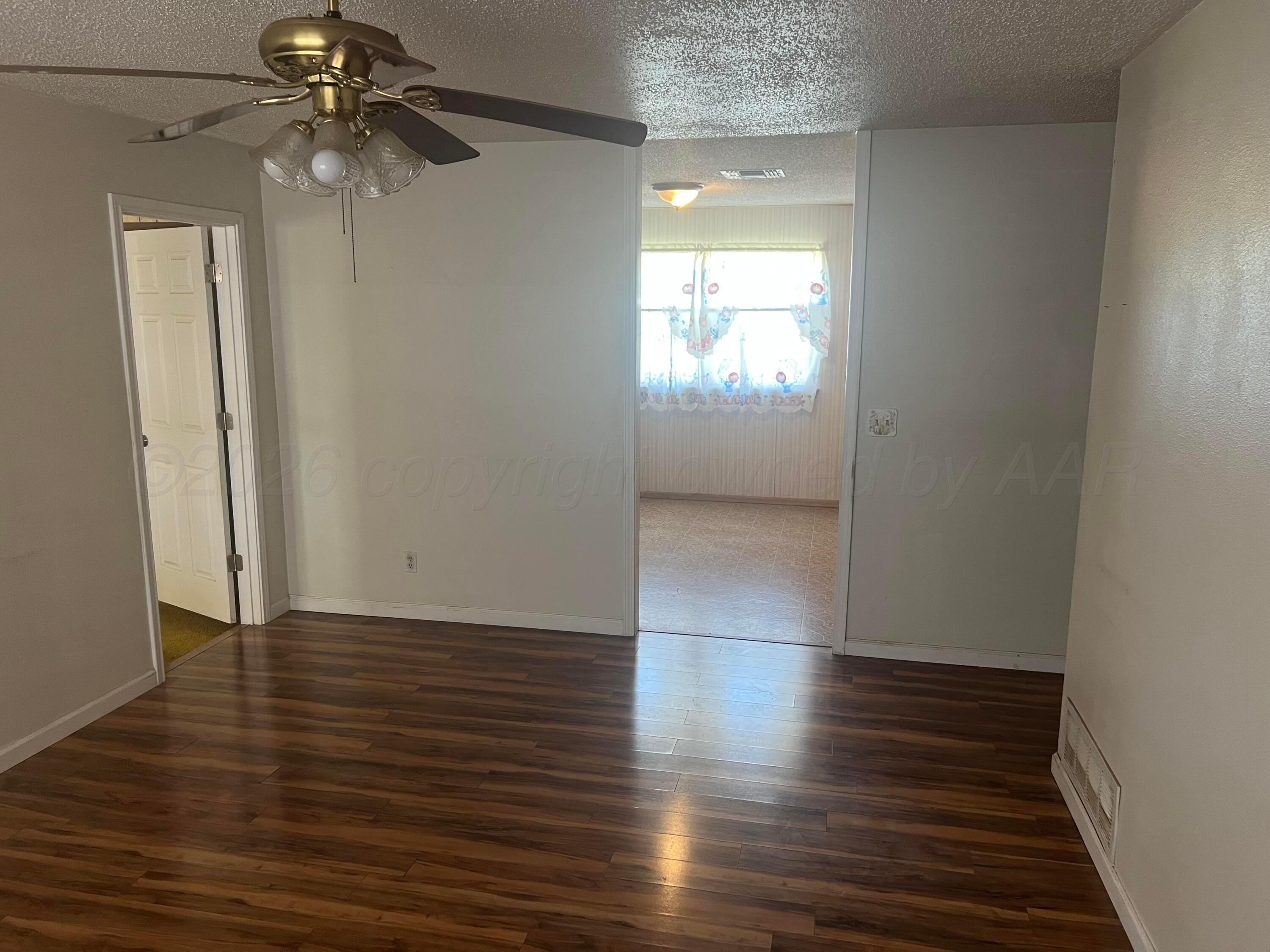 1512 James Avenue Property Photo 4