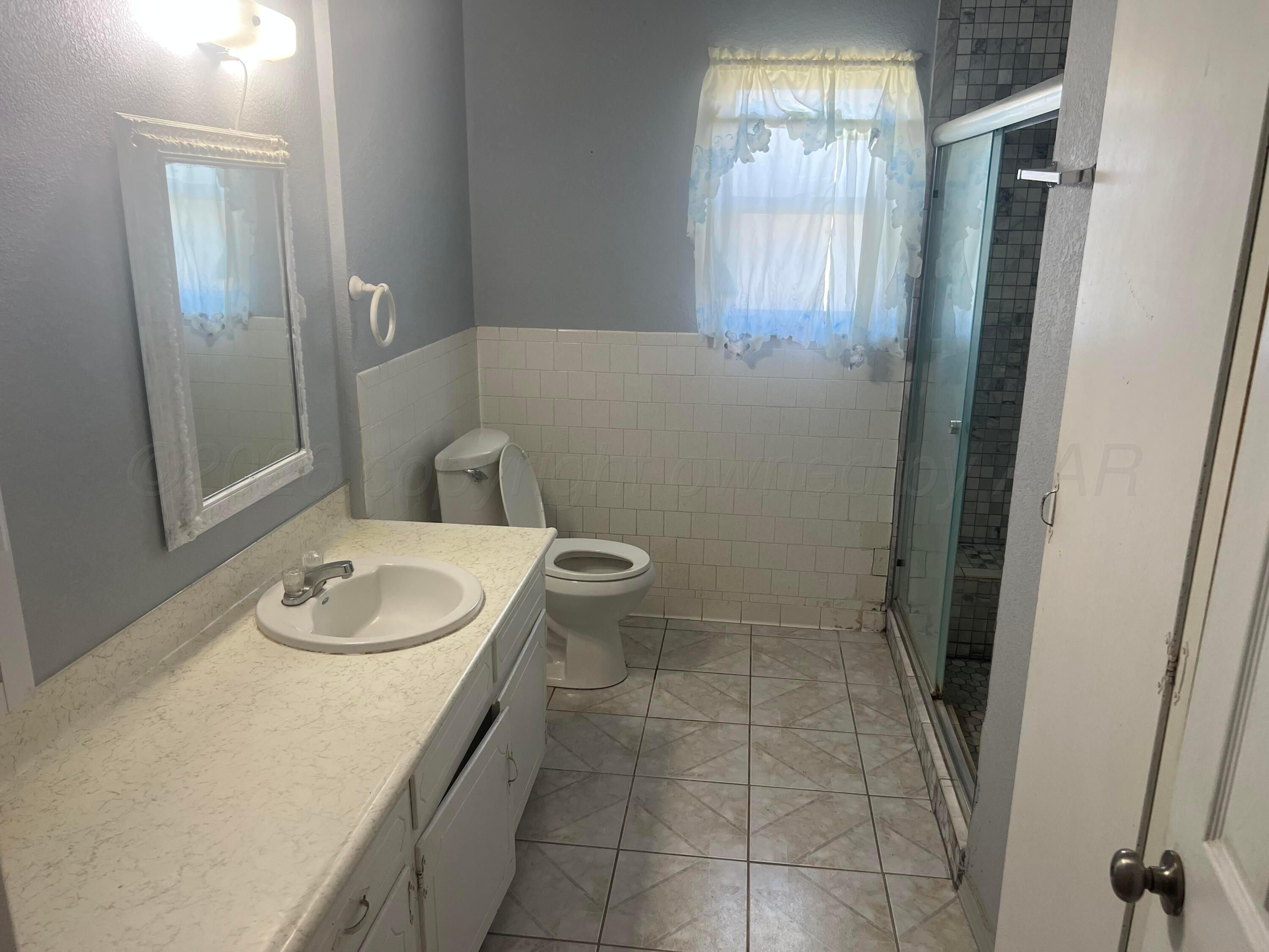 1512 James Avenue Property Photo 7