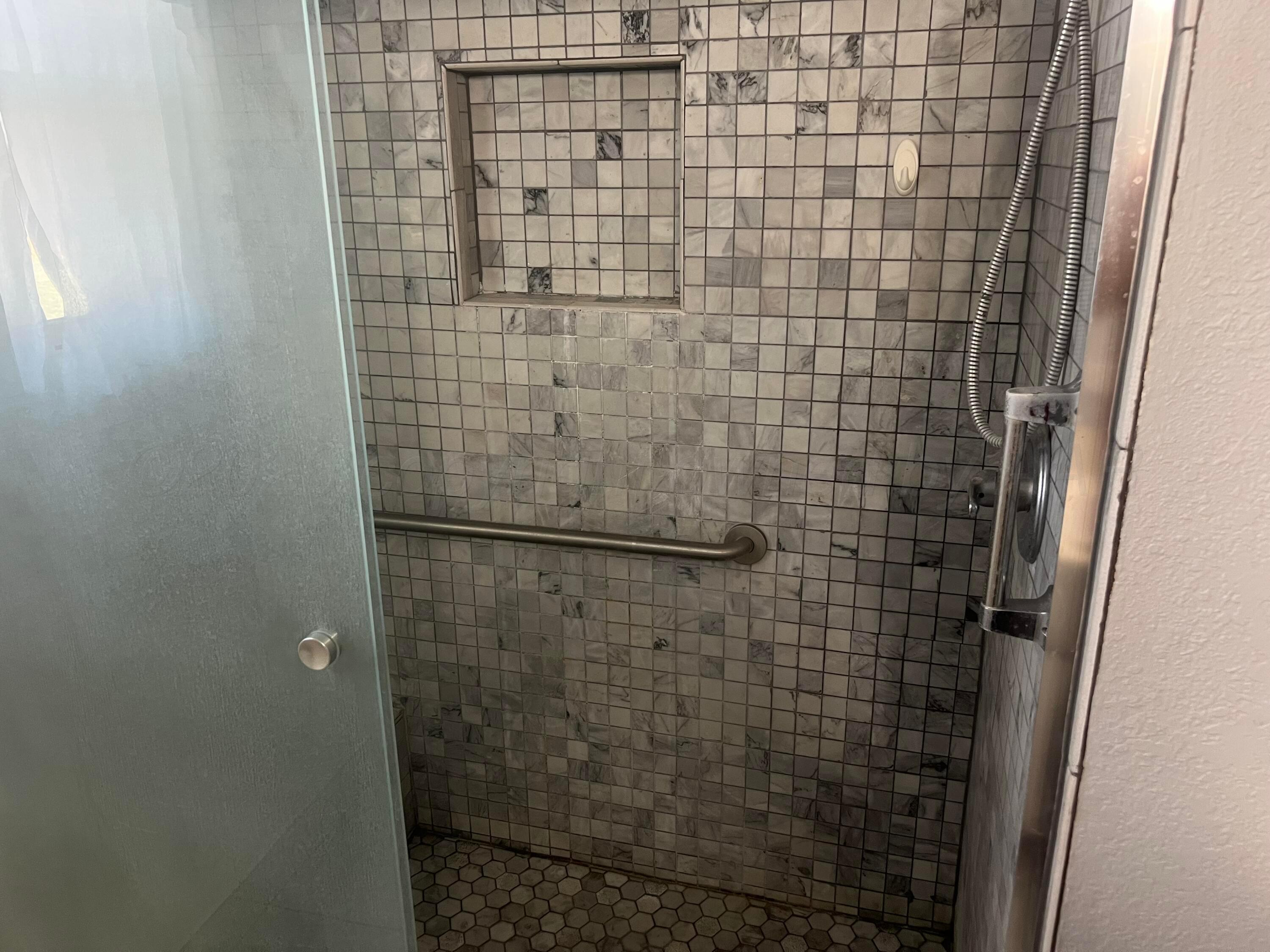 1512 James Avenue Property Photo 8