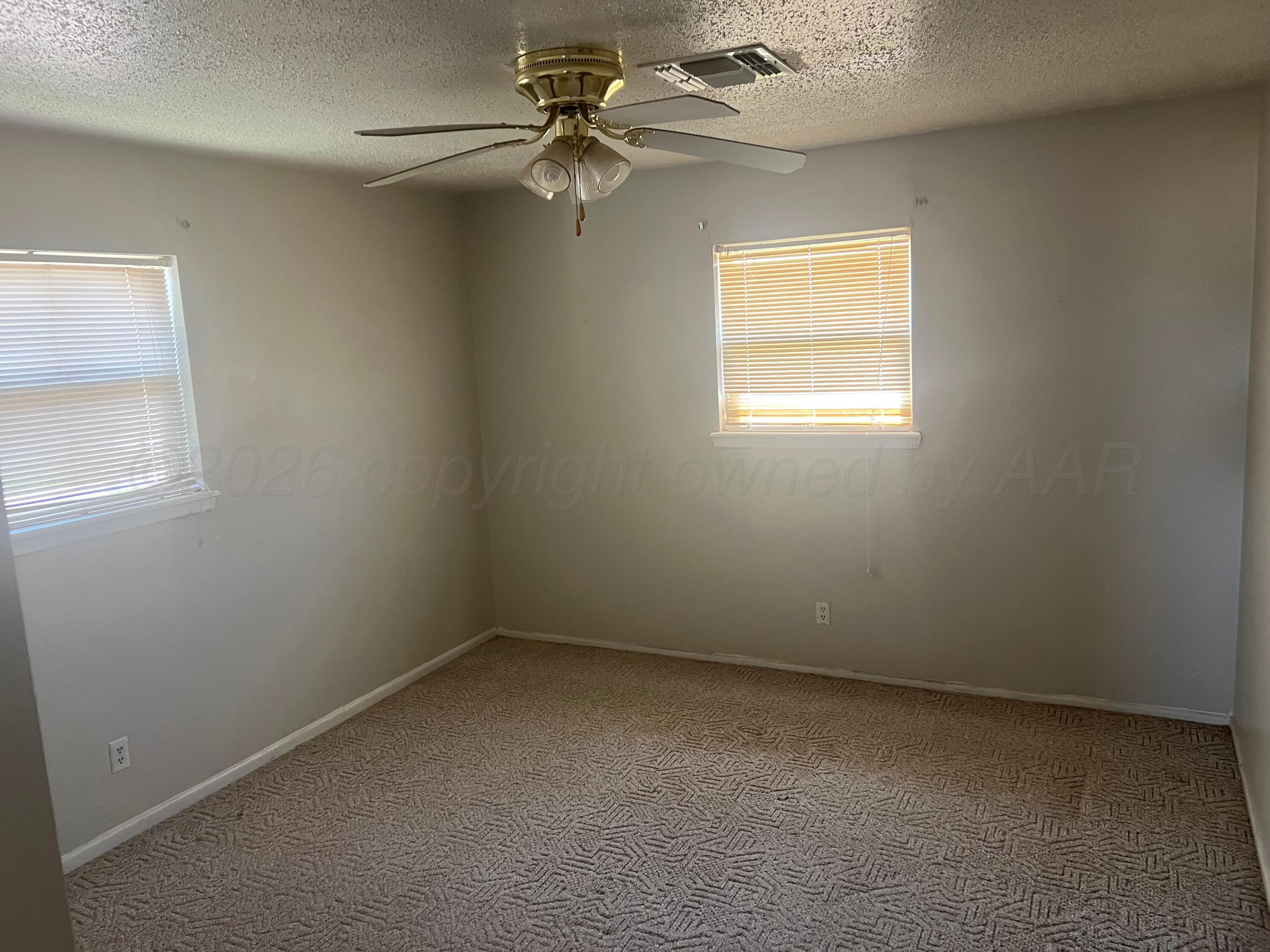 1512 James Avenue Property Photo 11