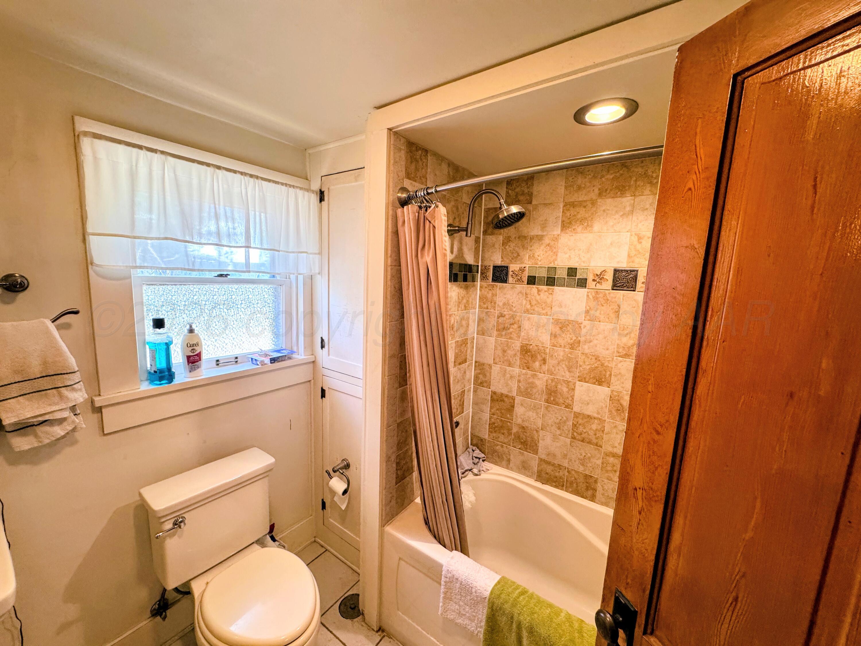 221 S Baylor Street Property Photo 14