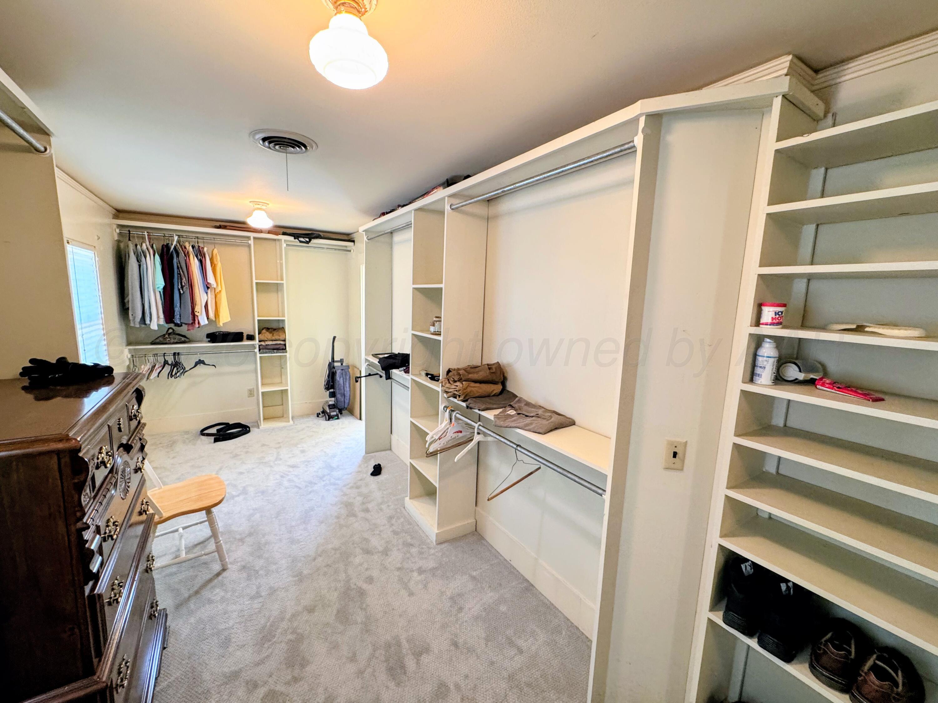 221 S Baylor Street Property Photo 18