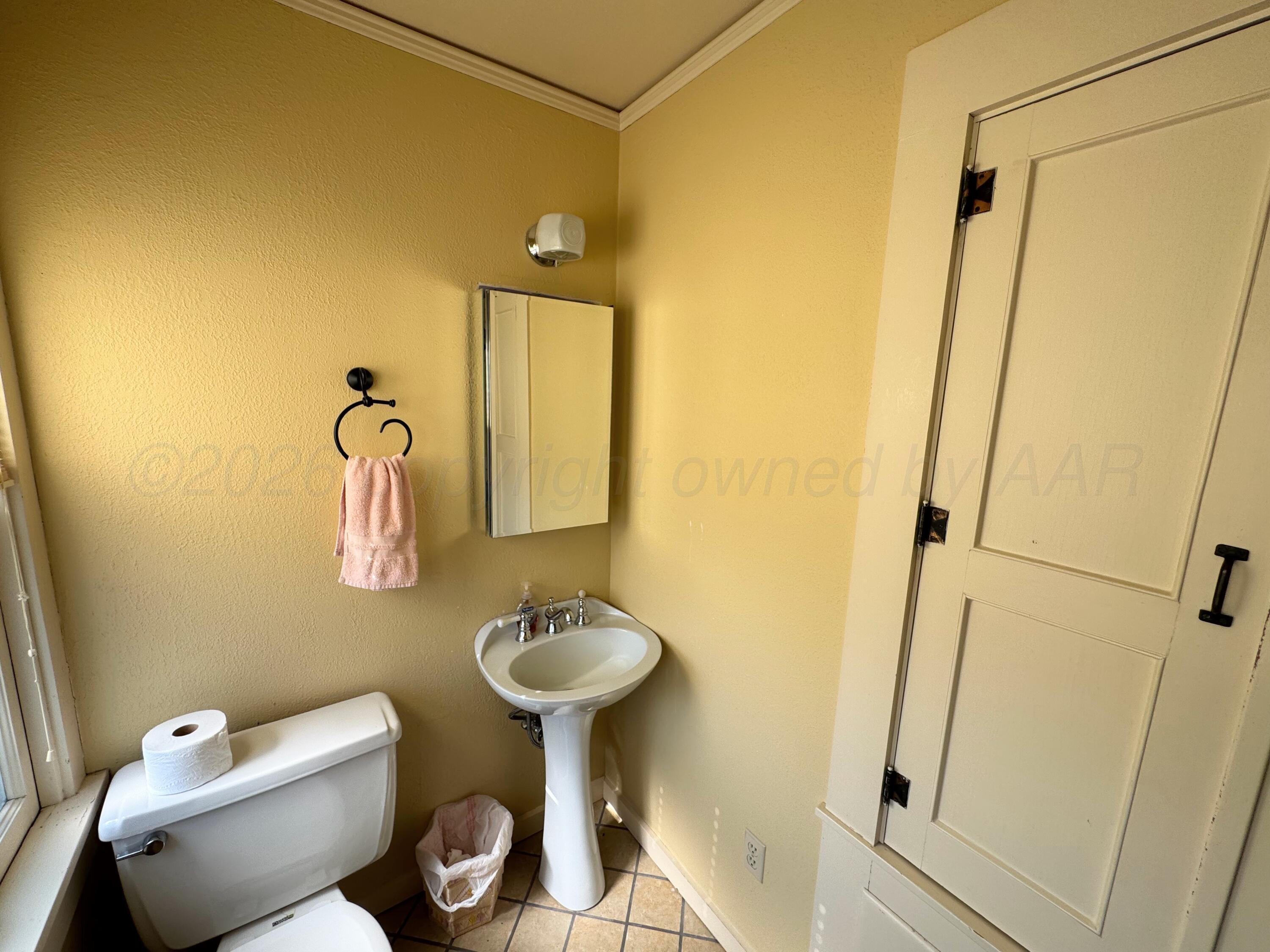221 S Baylor Street Property Photo 19