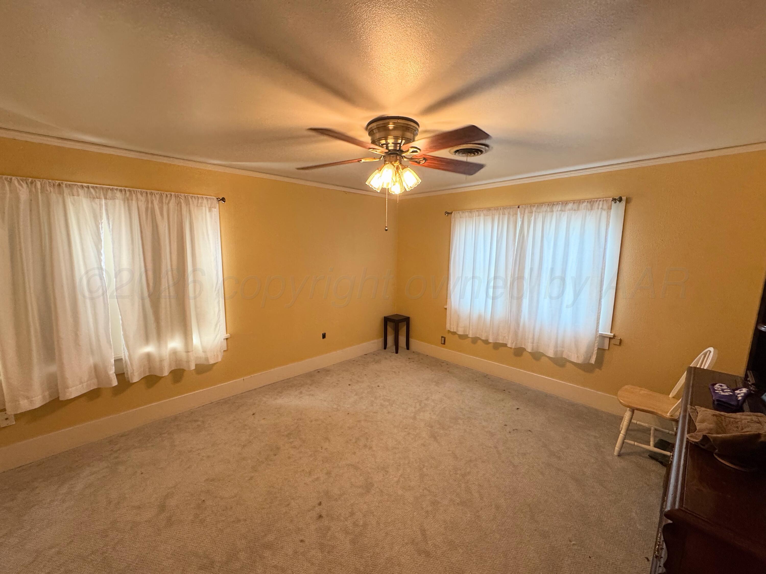 221 S Baylor Street Property Photo 23