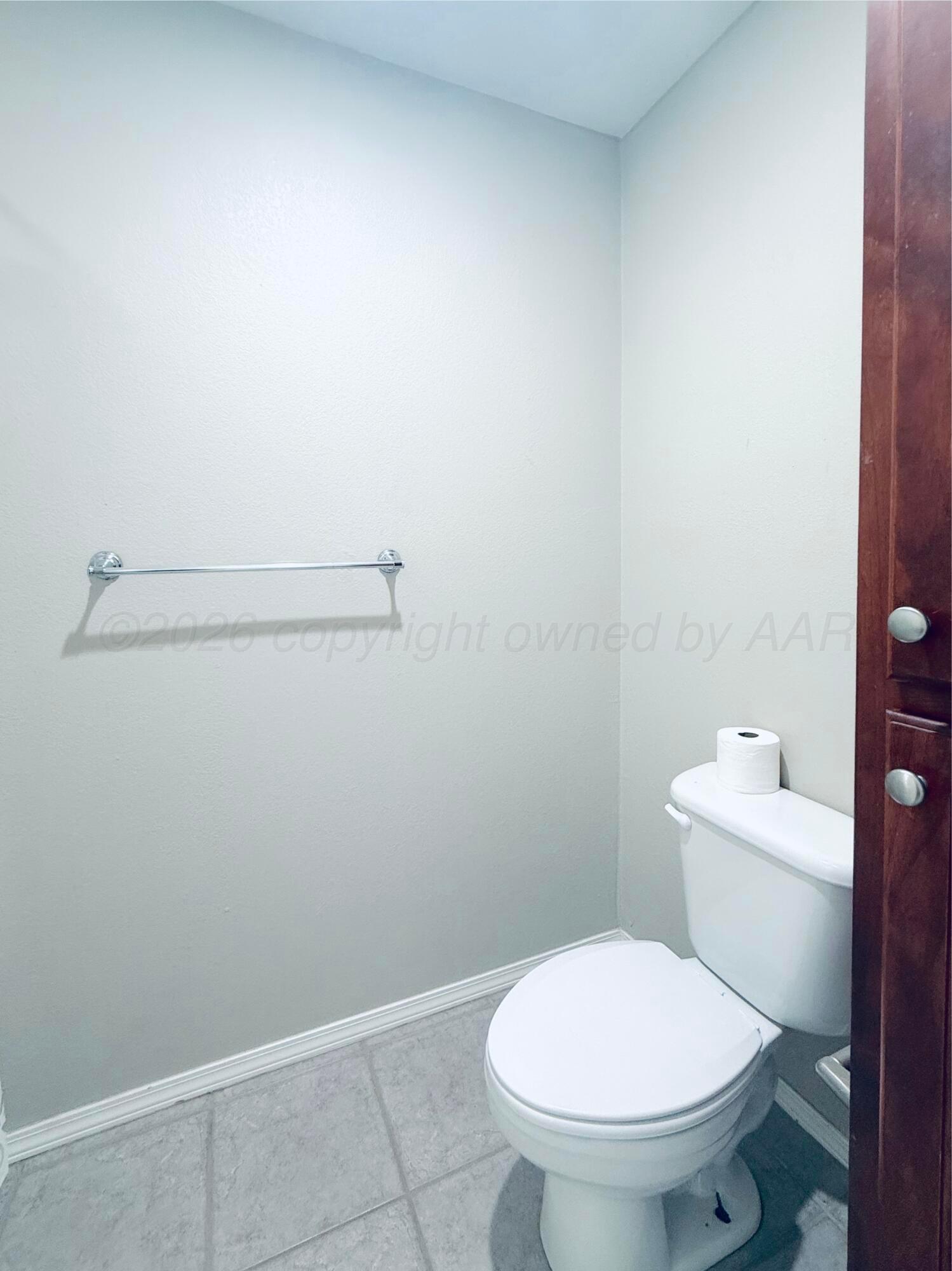 1100 Pheasant Run Property Photo 11