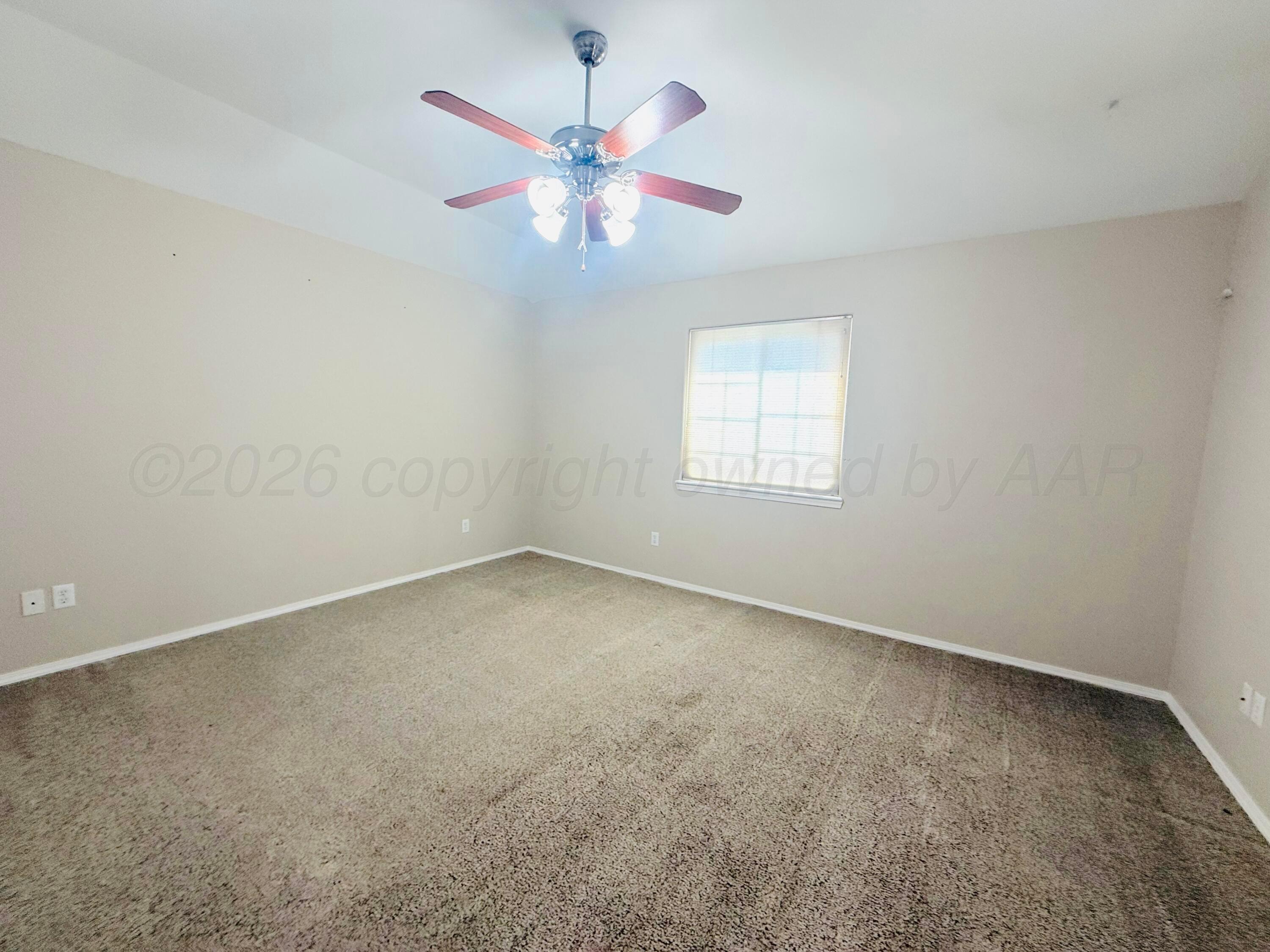 1100 Pheasant Run Property Photo 13