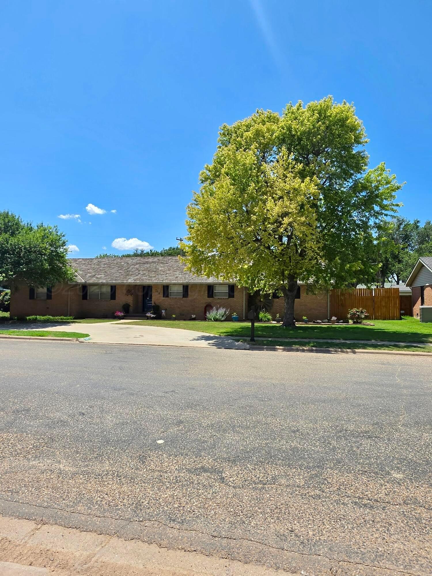 704 Gibner Drive Property Photo 1