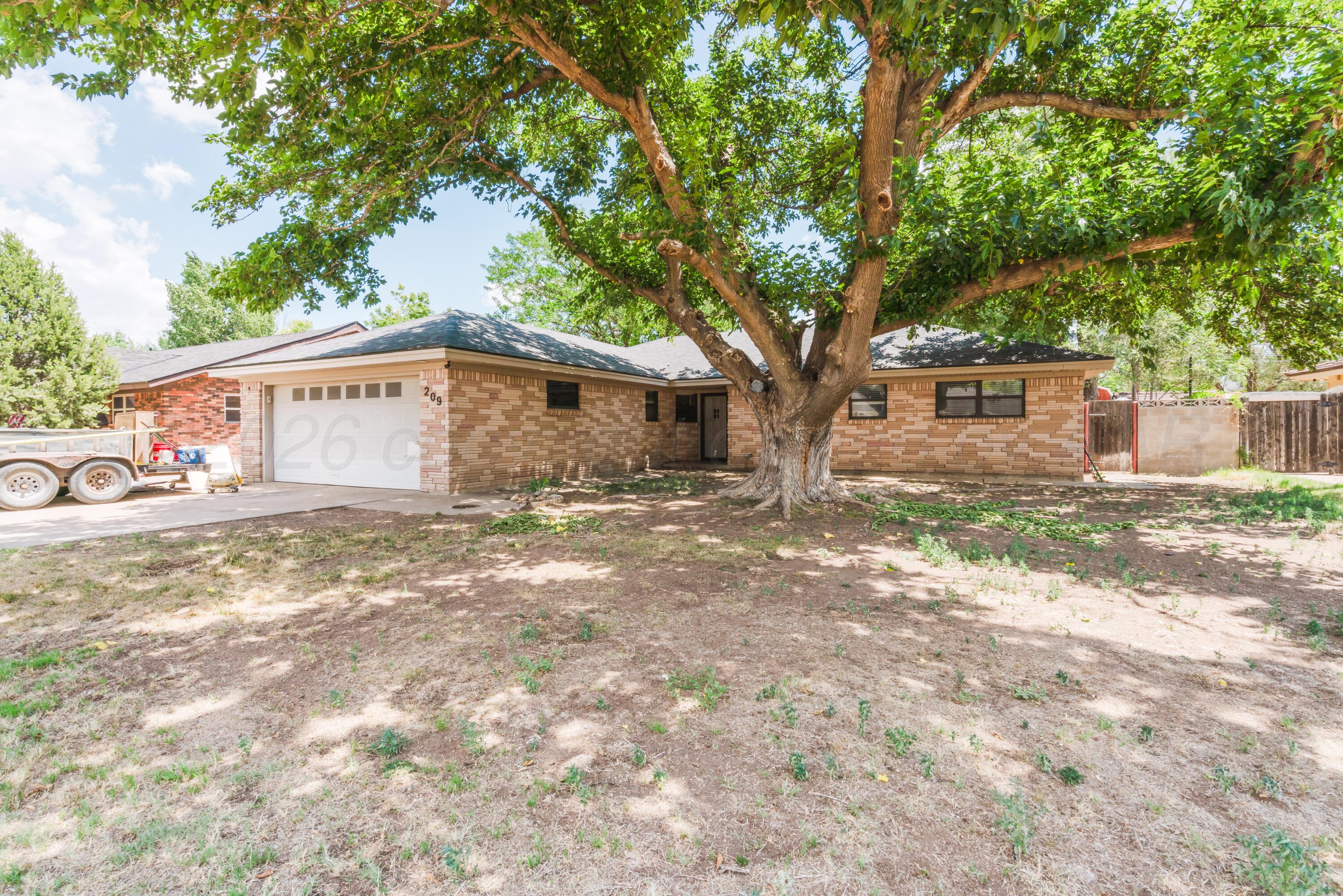209 Mills Avenue Property Photo 1