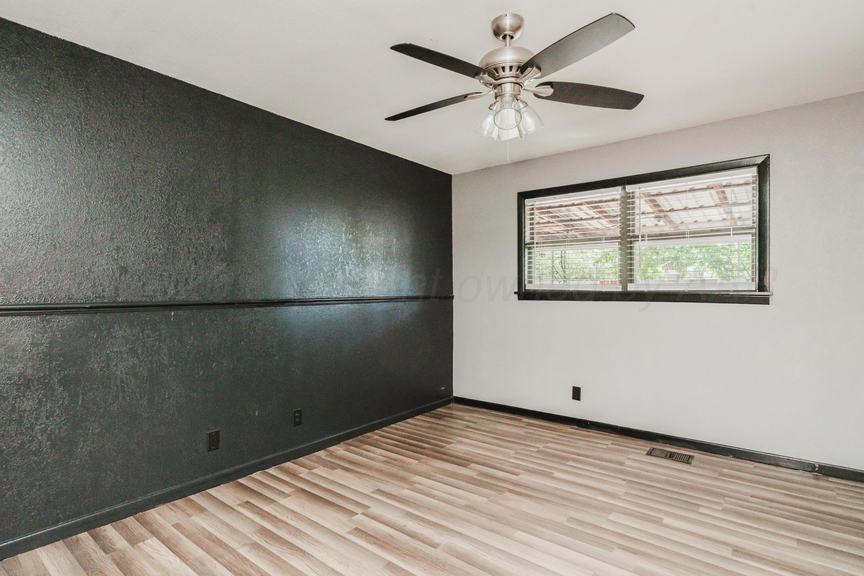 209 Mills Avenue Property Photo 23