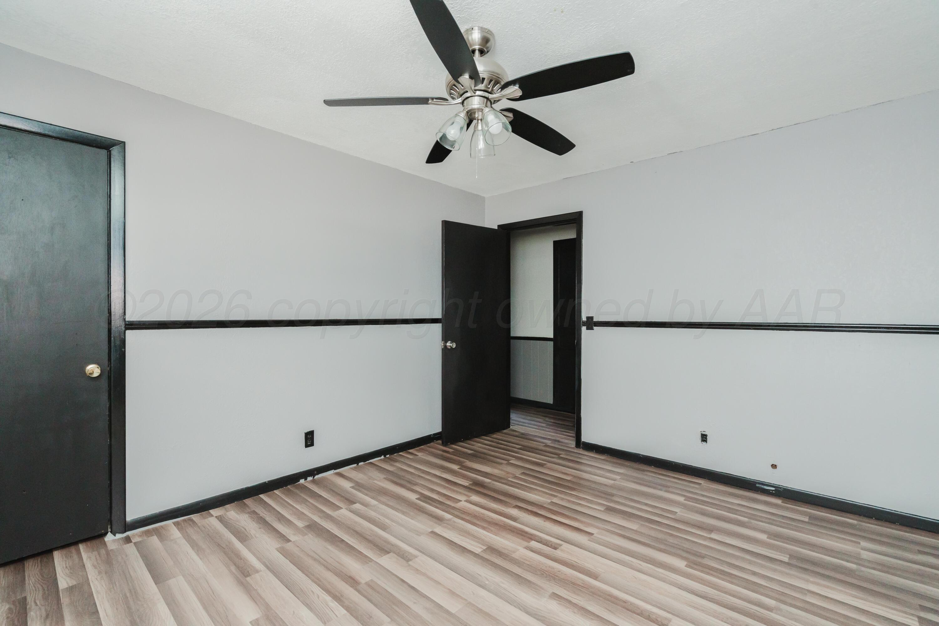 209 Mills Avenue Property Photo 24