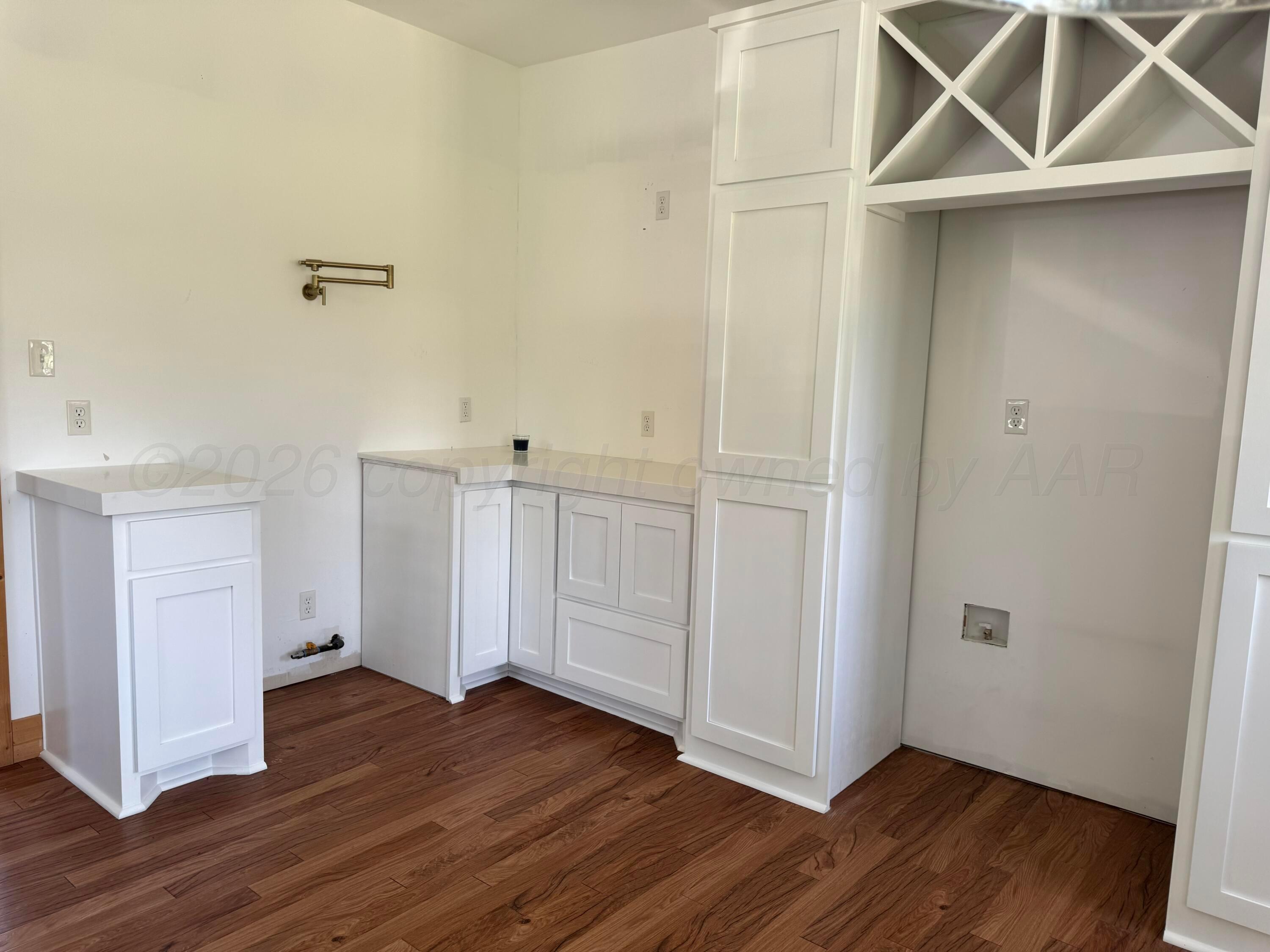 906 E Cheyenne Avenue Property Photo 7