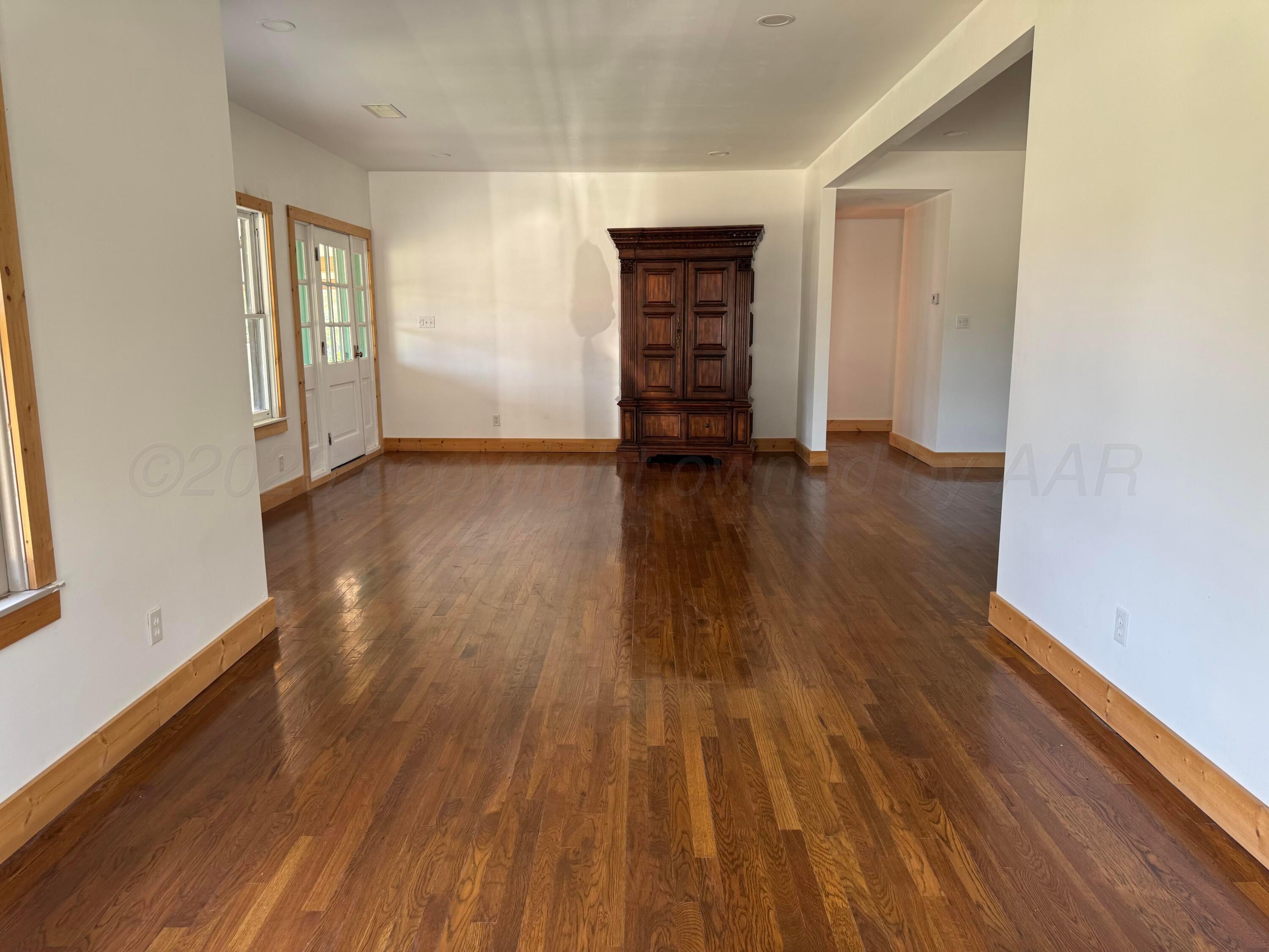 906 E Cheyenne Avenue Property Photo 8
