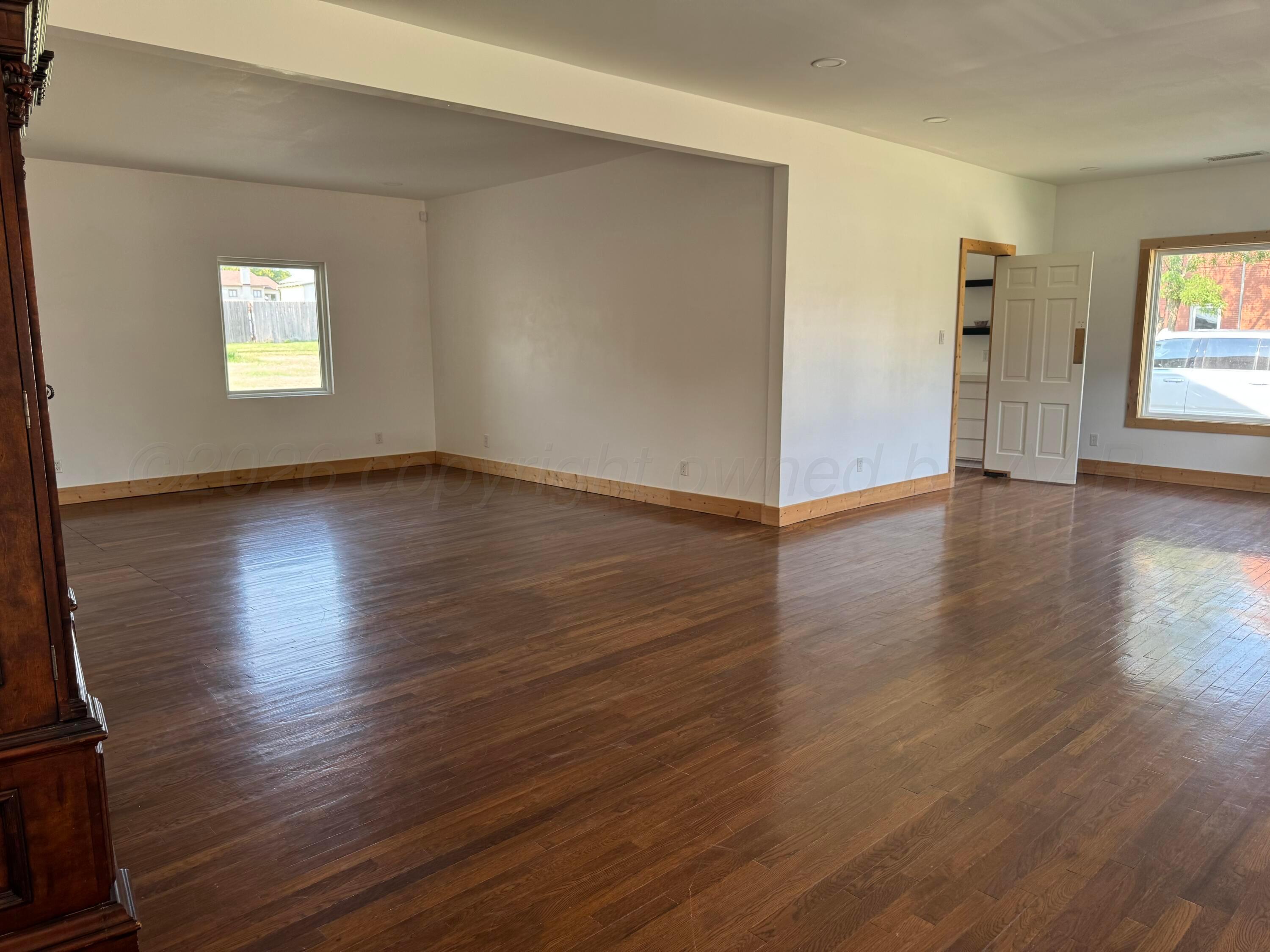 906 E Cheyenne Avenue Property Photo 10