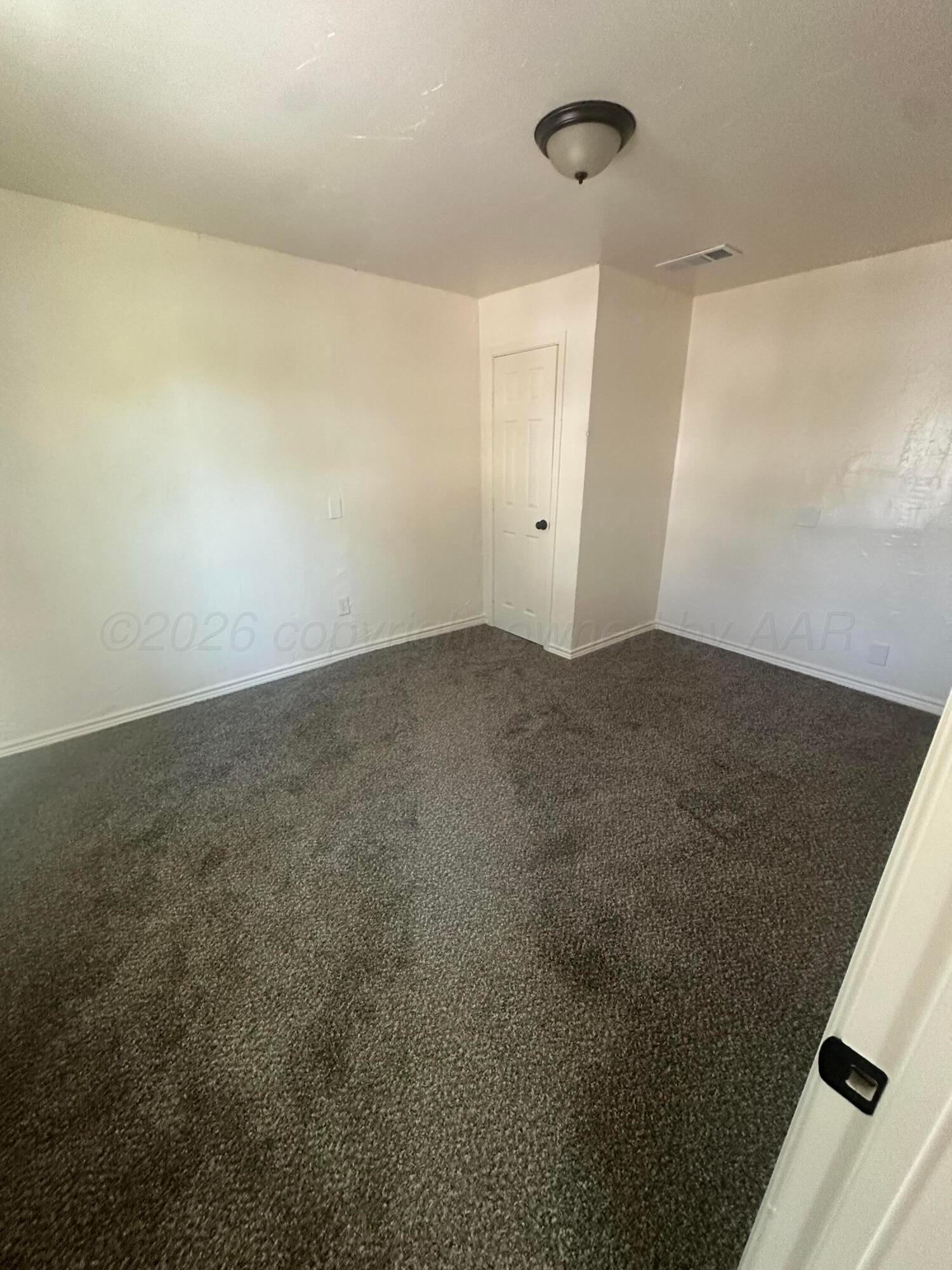 1636 N Nelson Street Property Photo 3