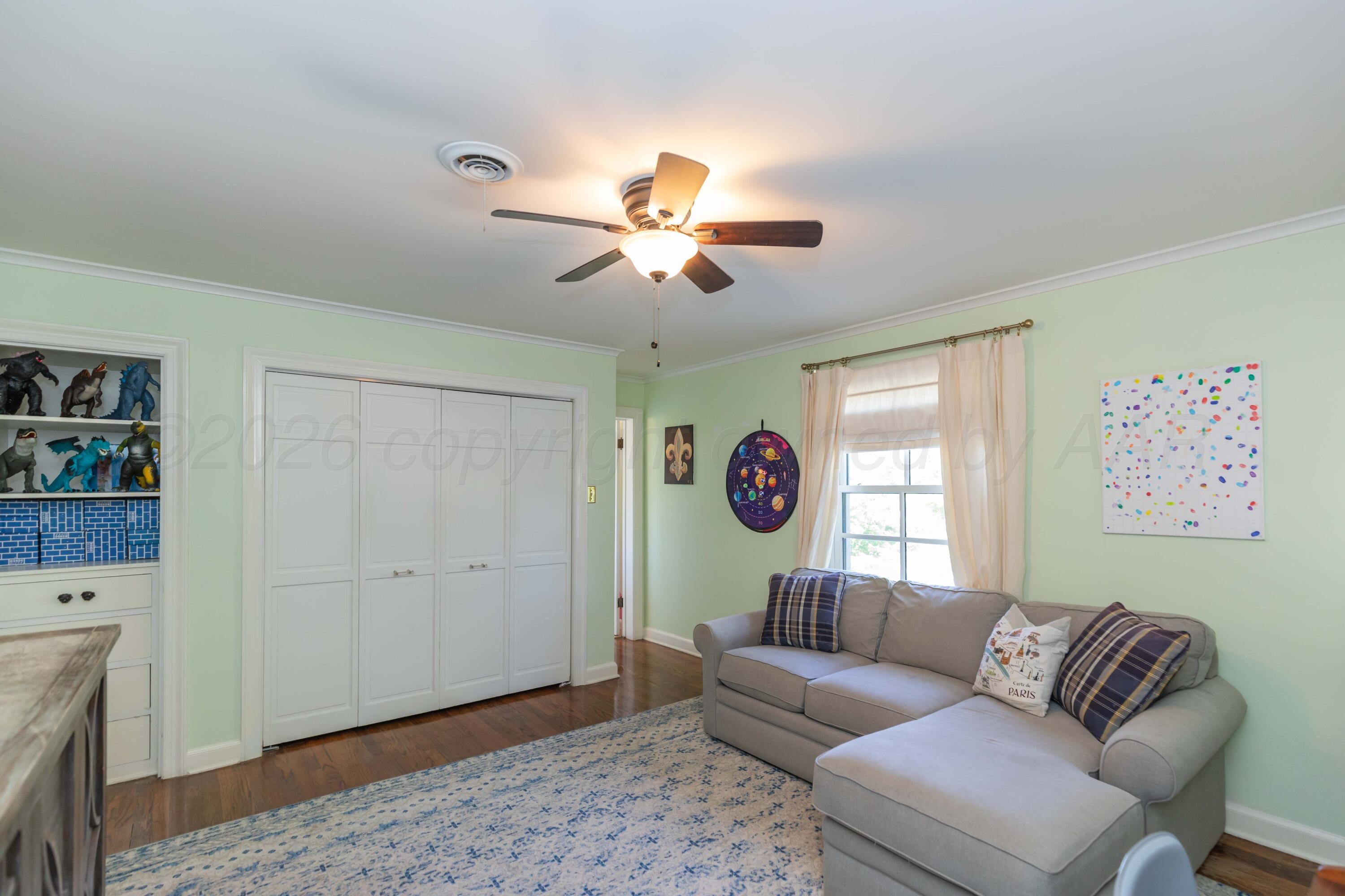 2819 S Hughes Street Property Photo 45