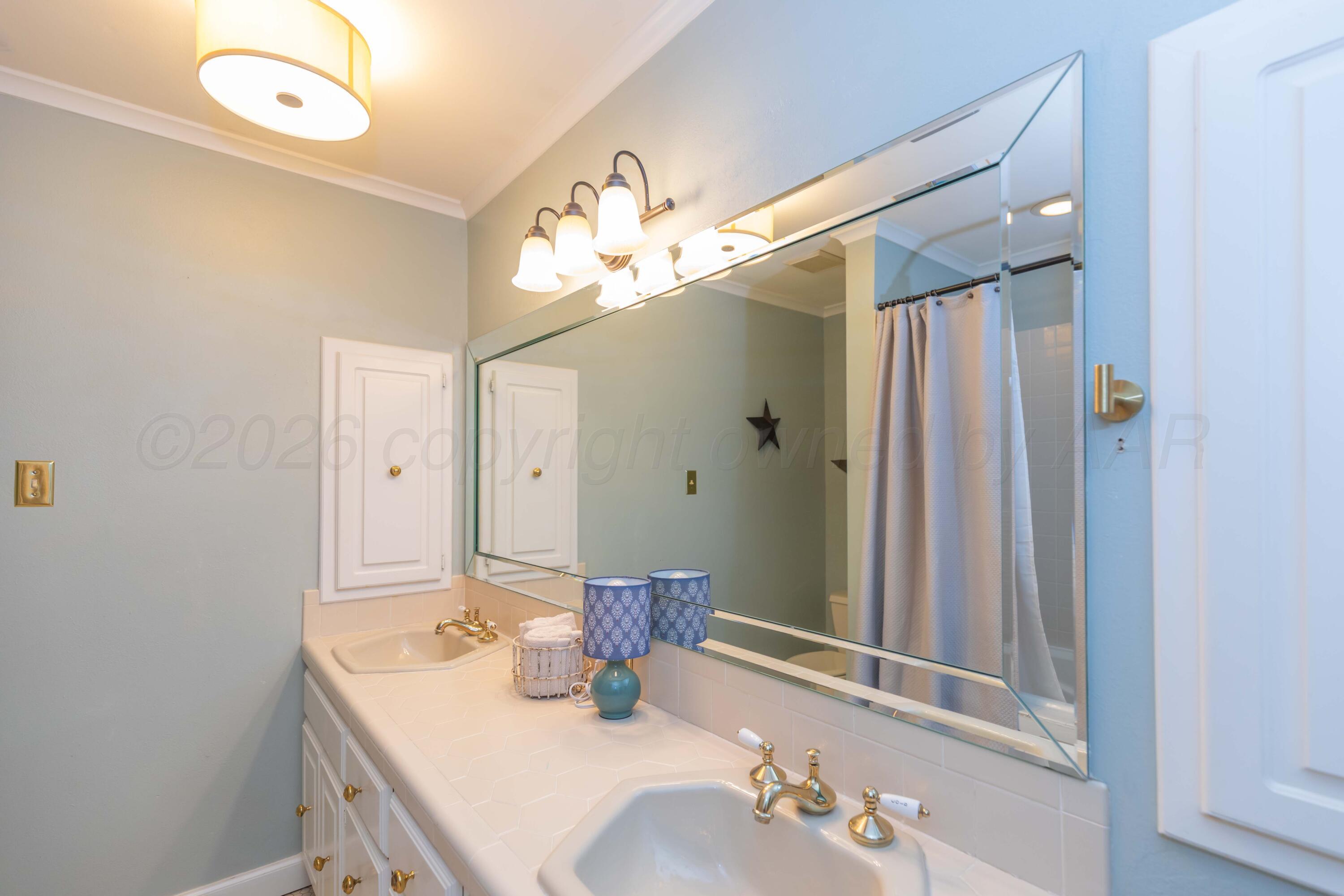 2819 S Hughes Street Property Photo 55